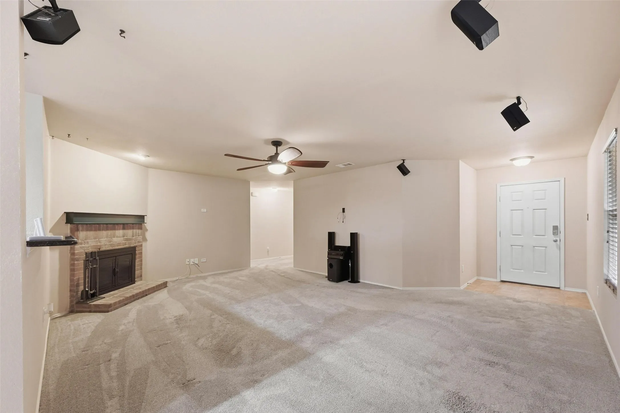 Single Family Residence For Sale in Rockwall County , 322 Laurel Lane, Fate, Texas 75087, 3 Bedroom, 2 Bathroom, 2 Garage spaces, 1,507 Sqft, built in 2009, mls#21353712, Real Estate Agent in Fate, Homes For Sale in Rockwall county, Homes For Sale in Fate, Realtor in Fate Texas, Real Estate Brokerage Independent Realty Texas, Luminita Cordes Realtor
