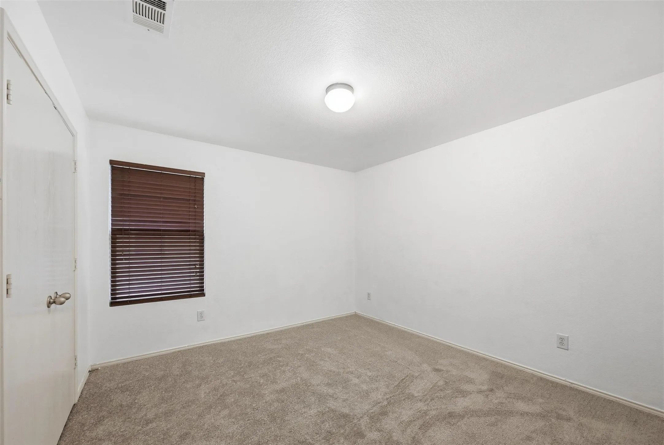 Single Family Residence For Sale in Rockwall County , 322 Laurel Lane, Fate, Texas 75087, 3 Bedroom, 2 Bathroom, 2 Garage spaces, 1,507 Sqft, built in 2009, mls#21353712, Real Estate Agent in Fate, Homes For Sale in Rockwall county, Homes For Sale in Fate, Realtor in Fate Texas, Real Estate Brokerage Independent Realty Texas, Luminita Cordes Realtor