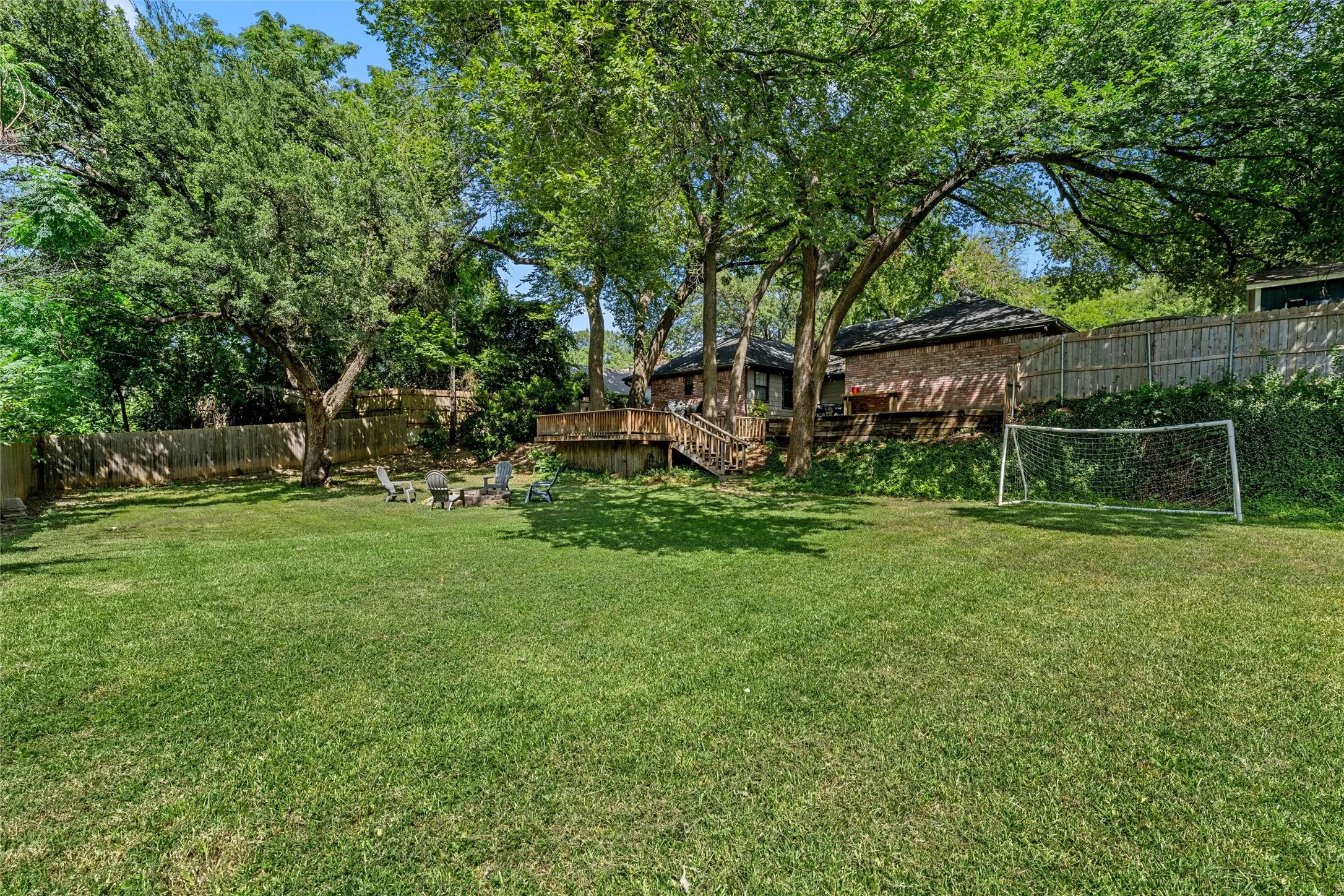 Single Family Residence For Sale in Mc Lennan County , 9605 Oak Springs Drive, Woodway, Texas 76712, 5 Bedroom, 4 Bathroom, 1 Garage spaces, 2,674 Sqft, built in 1986, mls#21349299, Real Estate Agent in Woodway, Homes For Sale in Mc Lennan county, Homes For Sale in Woodway, Realtor in Woodway Texas, Real Estate Brokerage Independent Realty Texas, Luminita Cordes Realtor