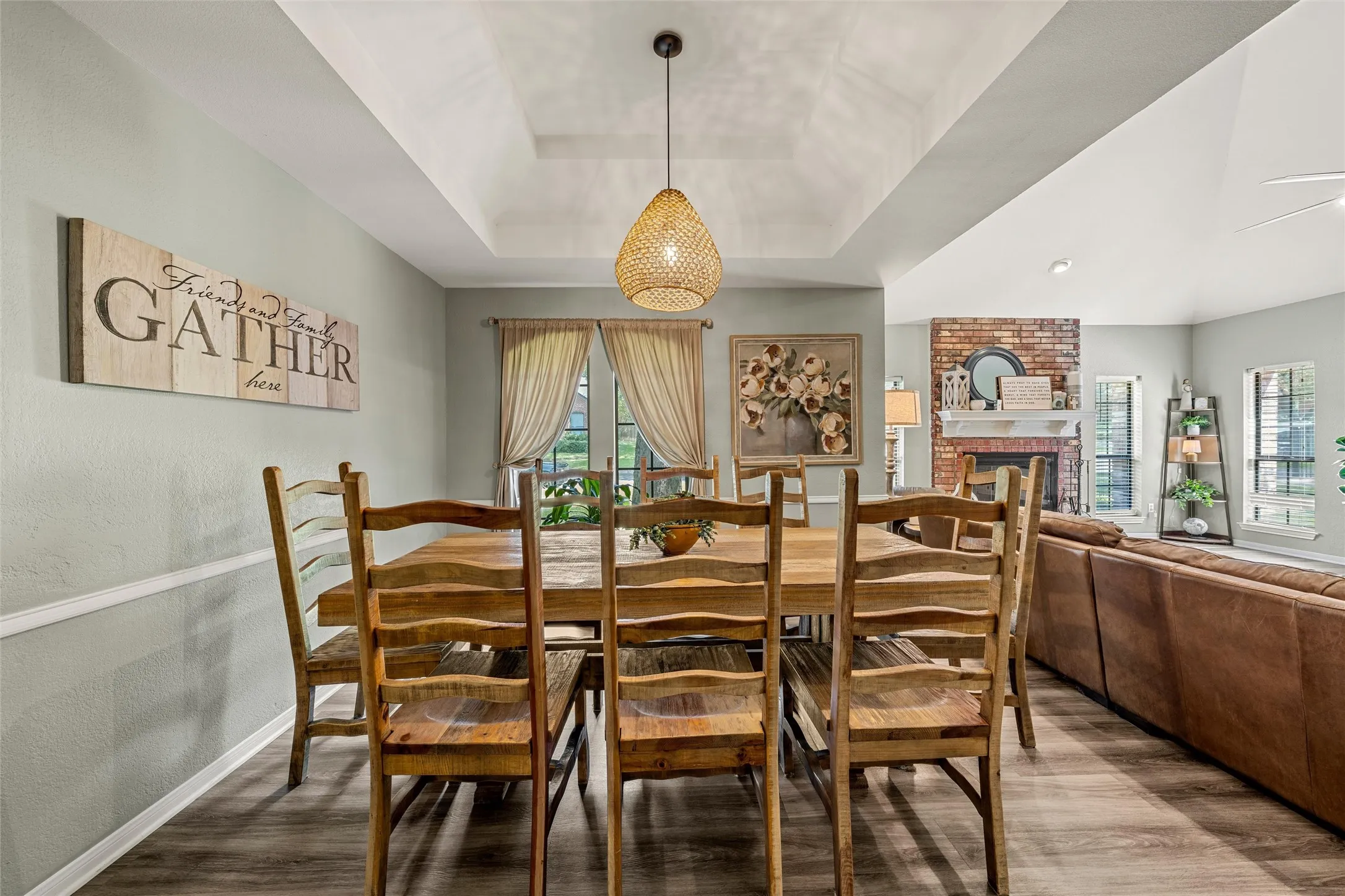Single Family Residence For Sale in Mc Lennan County , 9605 Oak Springs Drive, Woodway, Texas 76712, 5 Bedroom, 4 Bathroom, 1 Garage spaces, 2,674 Sqft, built in 1986, mls#21349299, Real Estate Agent in Woodway, Homes For Sale in Mc Lennan county, Homes For Sale in Woodway, Realtor in Woodway Texas, Real Estate Brokerage Independent Realty Texas, Luminita Cordes Realtor