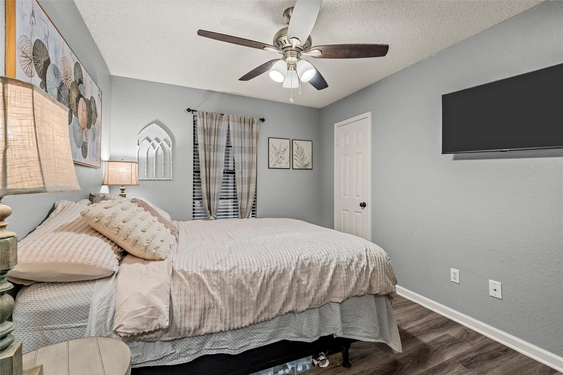 Single Family Residence For Sale in Mc Lennan County , 9605 Oak Springs Drive, Woodway, Texas 76712, 5 Bedroom, 4 Bathroom, 1 Garage spaces, 2,674 Sqft, built in 1986, mls#21349299, Real Estate Agent in Woodway, Homes For Sale in Mc Lennan county, Homes For Sale in Woodway, Realtor in Woodway Texas, Real Estate Brokerage Independent Realty Texas, Luminita Cordes Realtor
