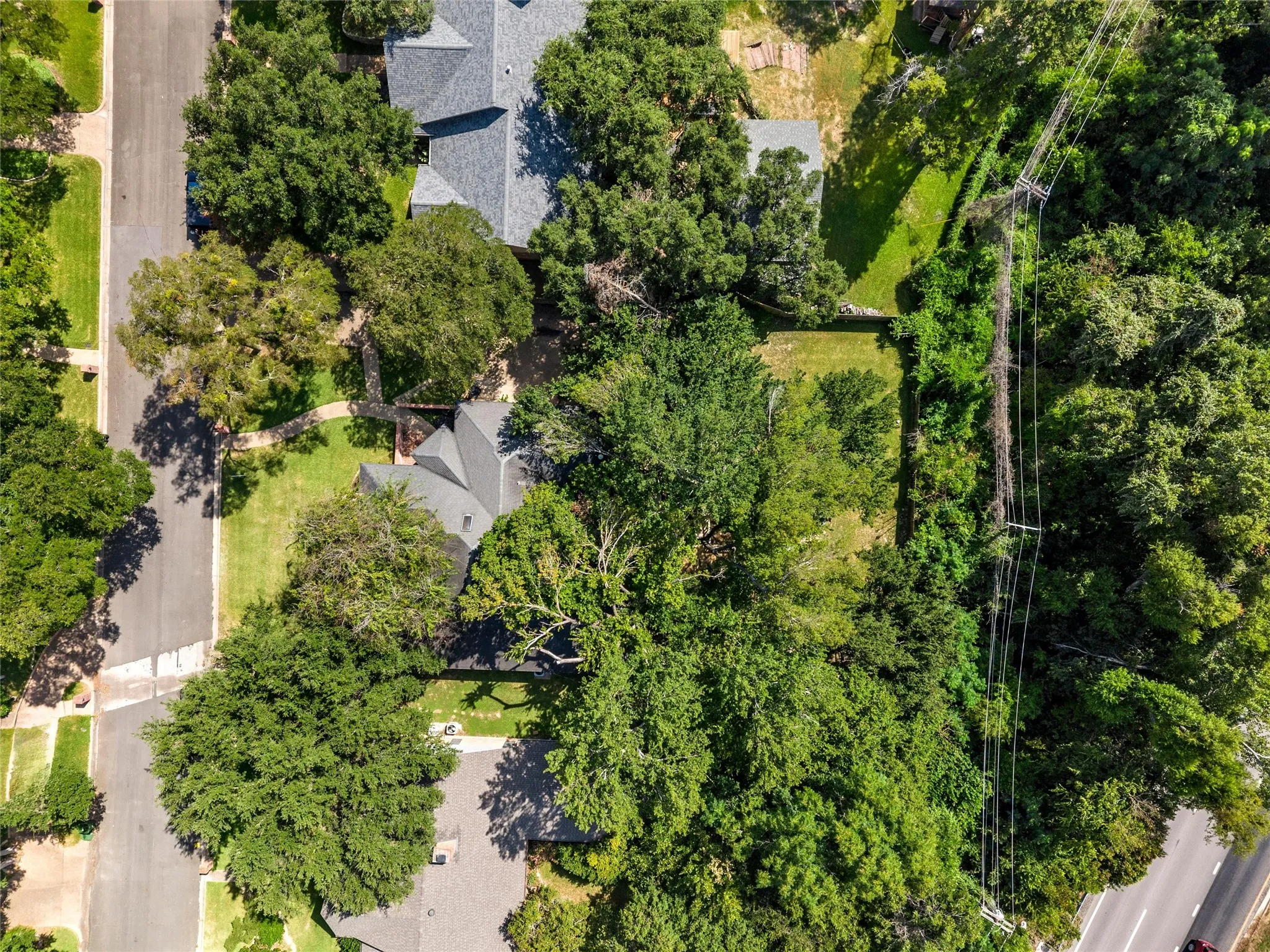 Single Family Residence For Sale in Mc Lennan County , 9605 Oak Springs Drive, Woodway, Texas 76712, 5 Bedroom, 4 Bathroom, 1 Garage spaces, 2,674 Sqft, built in 1986, mls#21349299, Real Estate Agent in Woodway, Homes For Sale in Mc Lennan county, Homes For Sale in Woodway, Realtor in Woodway Texas, Real Estate Brokerage Independent Realty Texas, Luminita Cordes Realtor