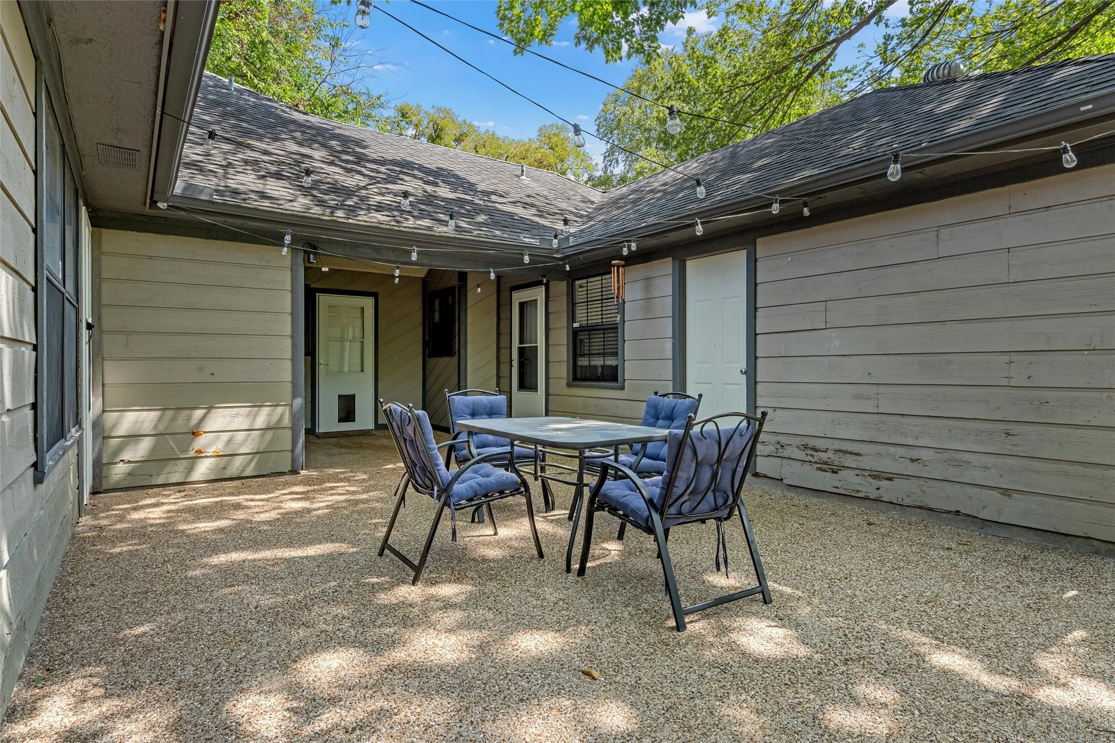 Single Family Residence For Sale in Mc Lennan County , 9605 Oak Springs Drive, Woodway, Texas 76712, 5 Bedroom, 4 Bathroom, 1 Garage spaces, 2,674 Sqft, built in 1986, mls#21349299, Real Estate Agent in Woodway, Homes For Sale in Mc Lennan county, Homes For Sale in Woodway, Realtor in Woodway Texas, Real Estate Brokerage Independent Realty Texas, Luminita Cordes Realtor