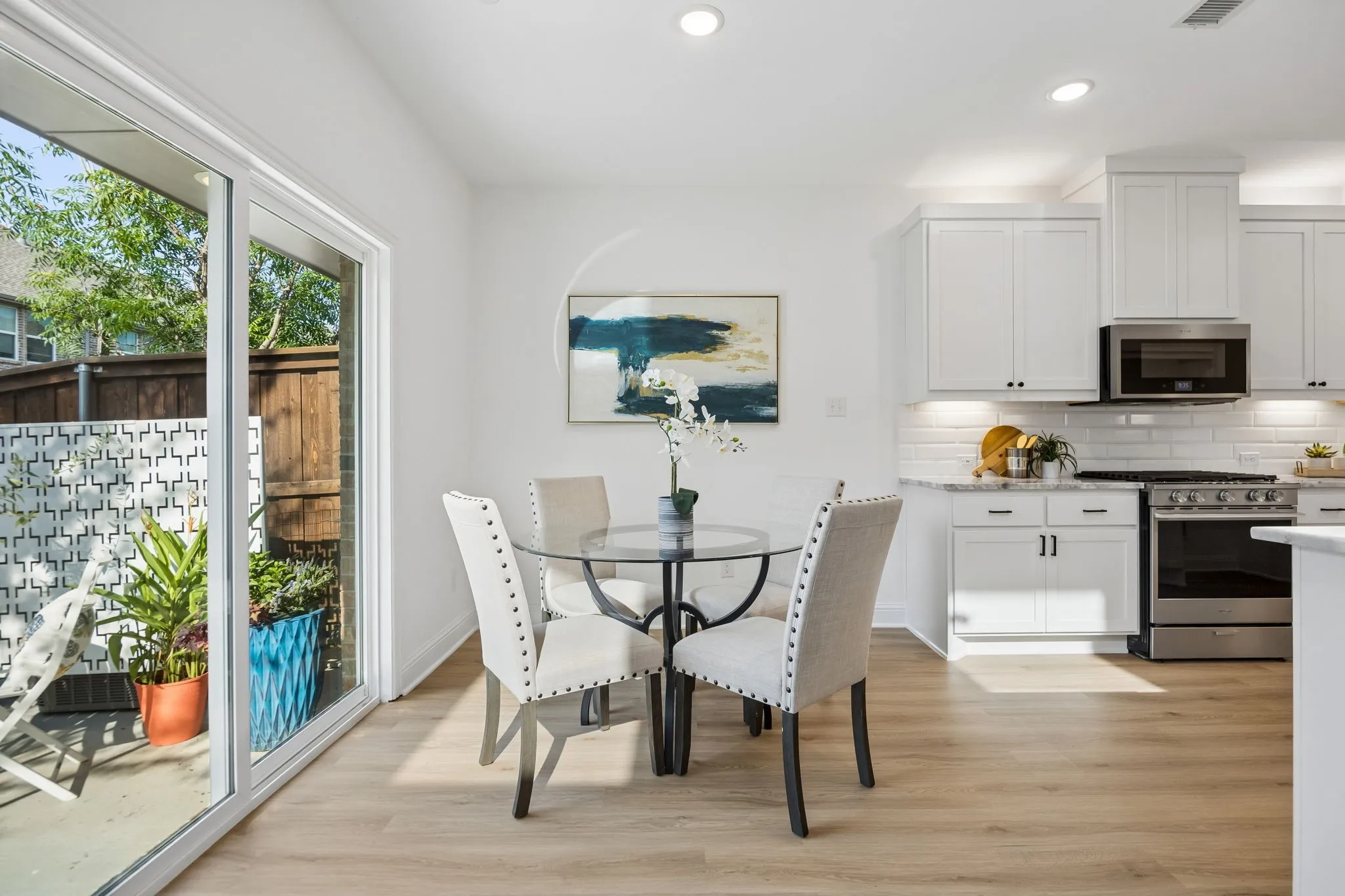 Easy flow indoors to outside