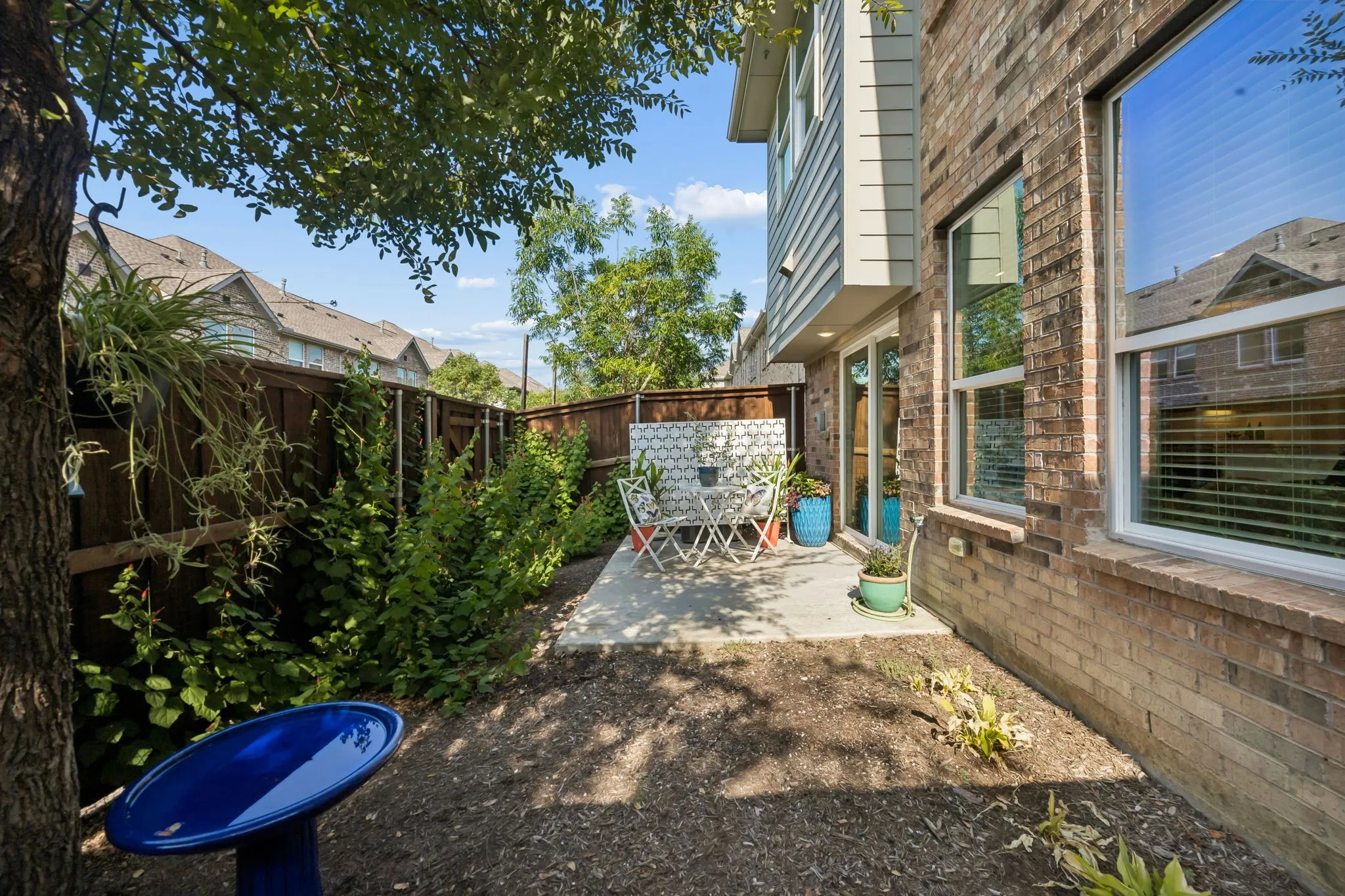 executive easy living sized yard
