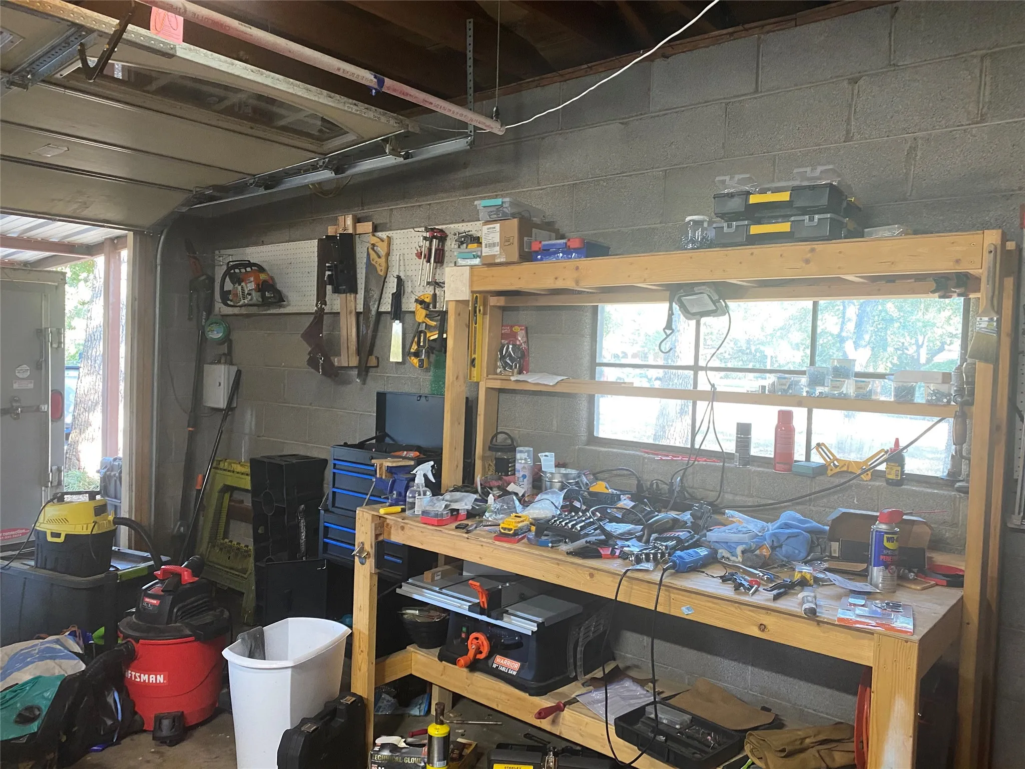 Work bench does not convey