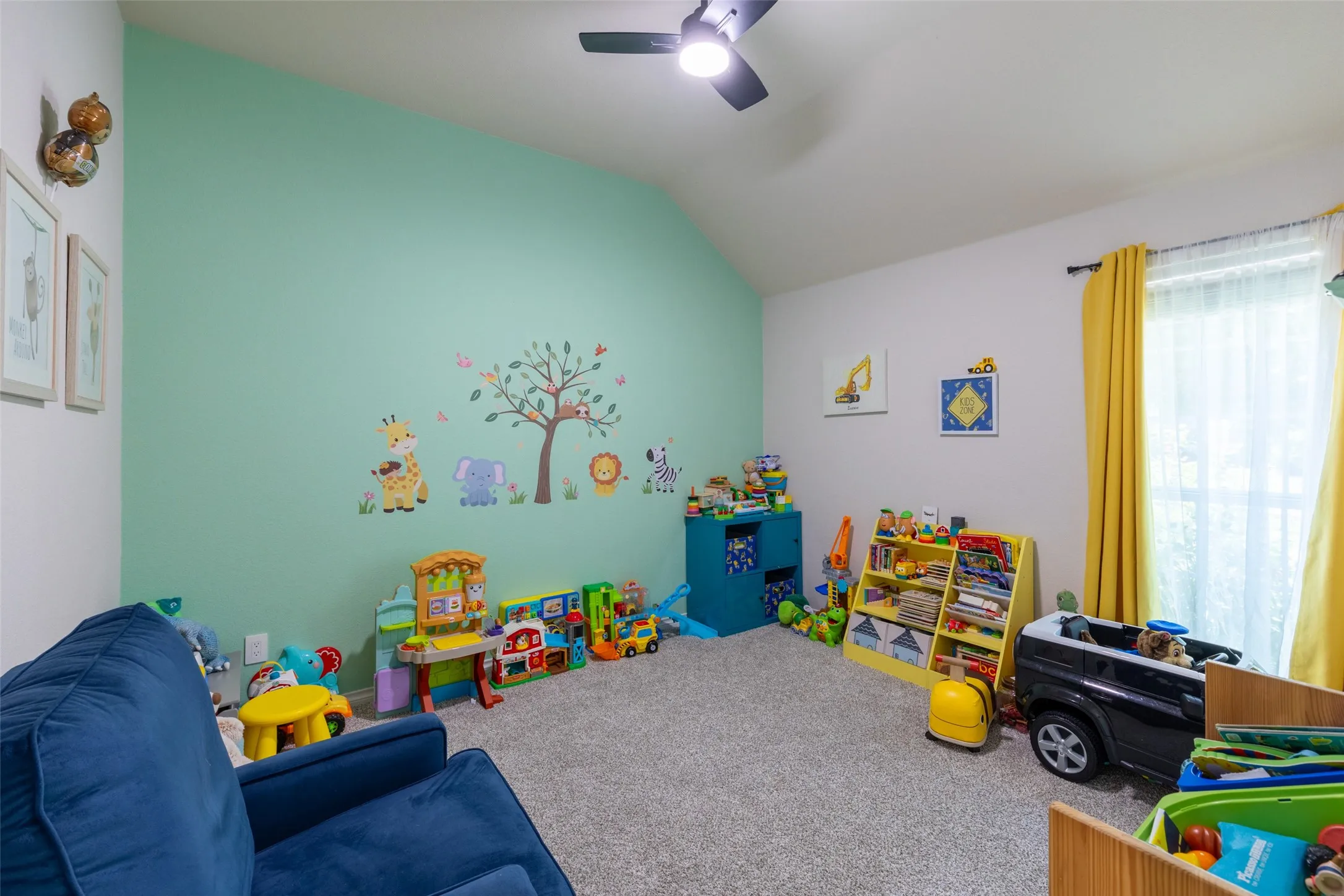 Single Family Residence For Sale in Denton County , 913 Caudle Lane, Savannah, Texas 76227, 3 Bedroom, 2 Bathroom, 2 Garage spaces, 2,379 Sqft, built in 2008, mls#21352453, Real Estate Agent in Savannah, Homes For Sale in Denton county, Homes For Sale in Savannah, Realtor in Savannah Texas, Real Estate Brokerage Independent Realty Texas, Luminita Cordes Realtor