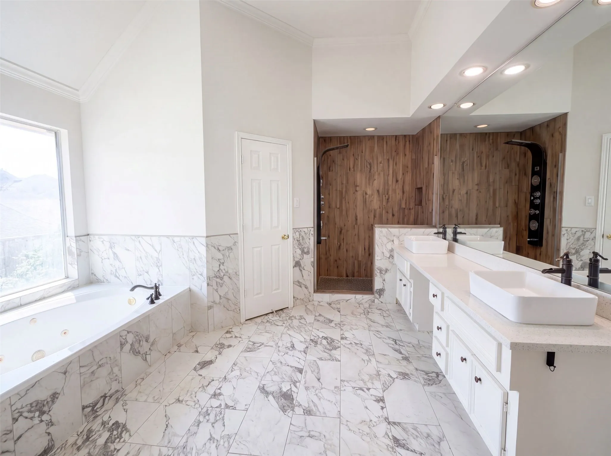Single Family Residence For Sale in Dallas County , 1231 Jeanette Way, Carrollton, Texas 75006, 5 Bedroom, 3 Bathroom, 2 Garage spaces, 3,673 Sqft, built in 1990, mls#21353719, Real Estate Agent in Carrollton, Homes For Sale in Dallas county, Homes For Sale in Carrollton, Realtor in Carrollton Texas, Real Estate Brokerage Independent Realty Texas, Luminita Cordes Realtor