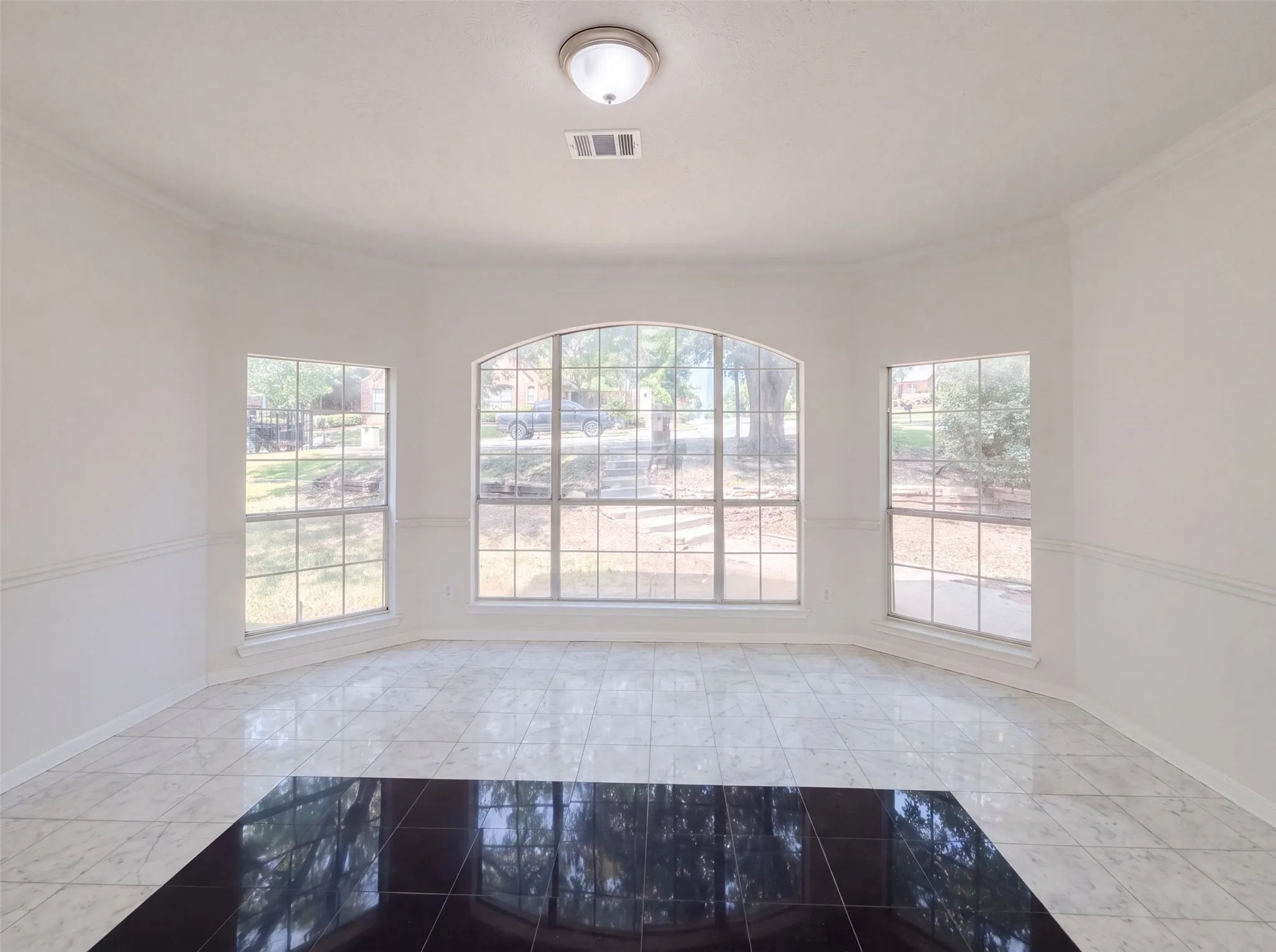 Single Family Residence For Sale in Dallas County , 1231 Jeanette Way, Carrollton, Texas 75006, 5 Bedroom, 3 Bathroom, 2 Garage spaces, 3,673 Sqft, built in 1990, mls#21353719, Real Estate Agent in Carrollton, Homes For Sale in Dallas county, Homes For Sale in Carrollton, Realtor in Carrollton Texas, Real Estate Brokerage Independent Realty Texas, Luminita Cordes Realtor