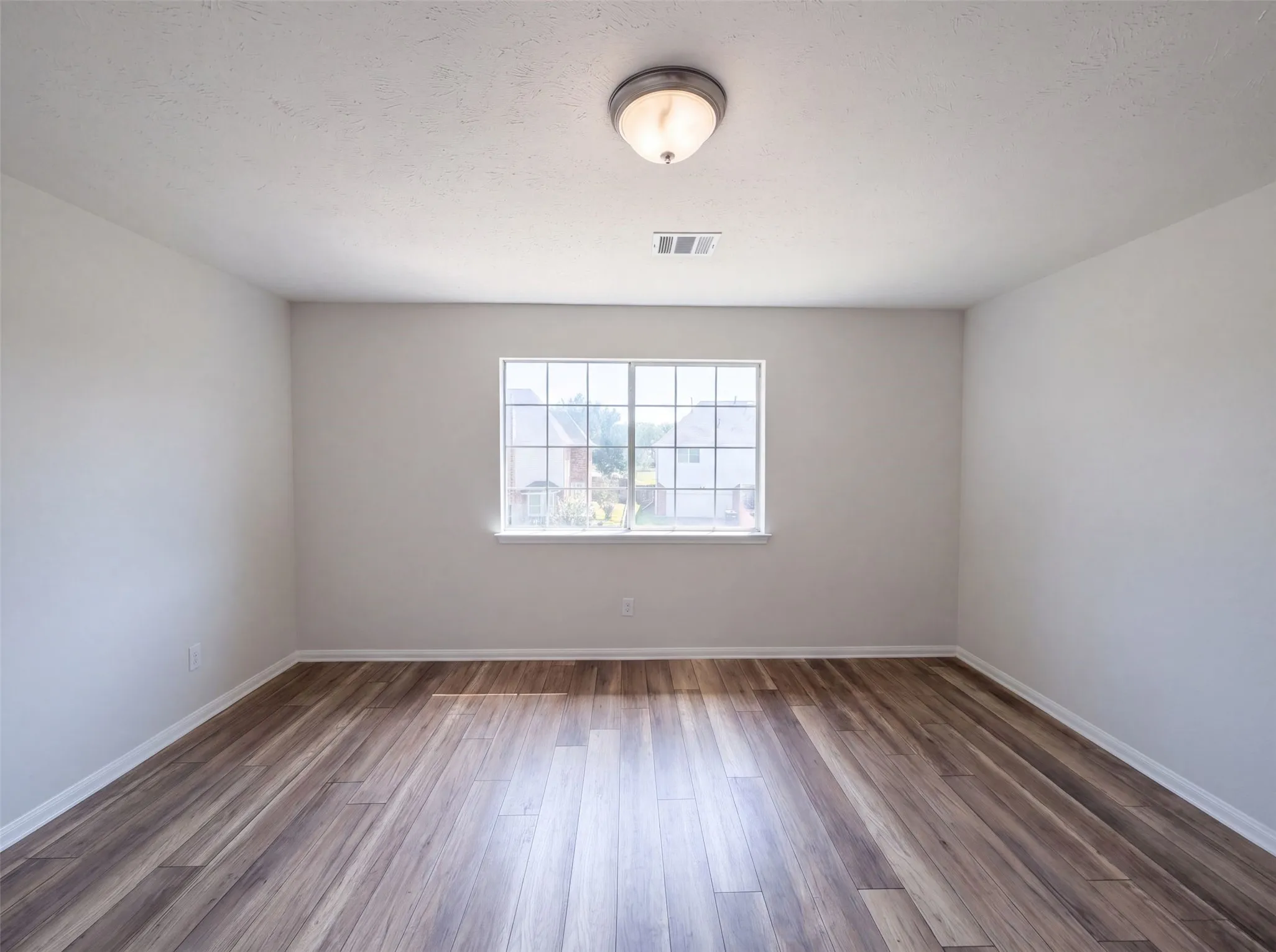 Single Family Residence For Sale in Dallas County , 1231 Jeanette Way, Carrollton, Texas 75006, 5 Bedroom, 3 Bathroom, 2 Garage spaces, 3,673 Sqft, built in 1990, mls#21353719, Real Estate Agent in Carrollton, Homes For Sale in Dallas county, Homes For Sale in Carrollton, Realtor in Carrollton Texas, Real Estate Brokerage Independent Realty Texas, Luminita Cordes Realtor