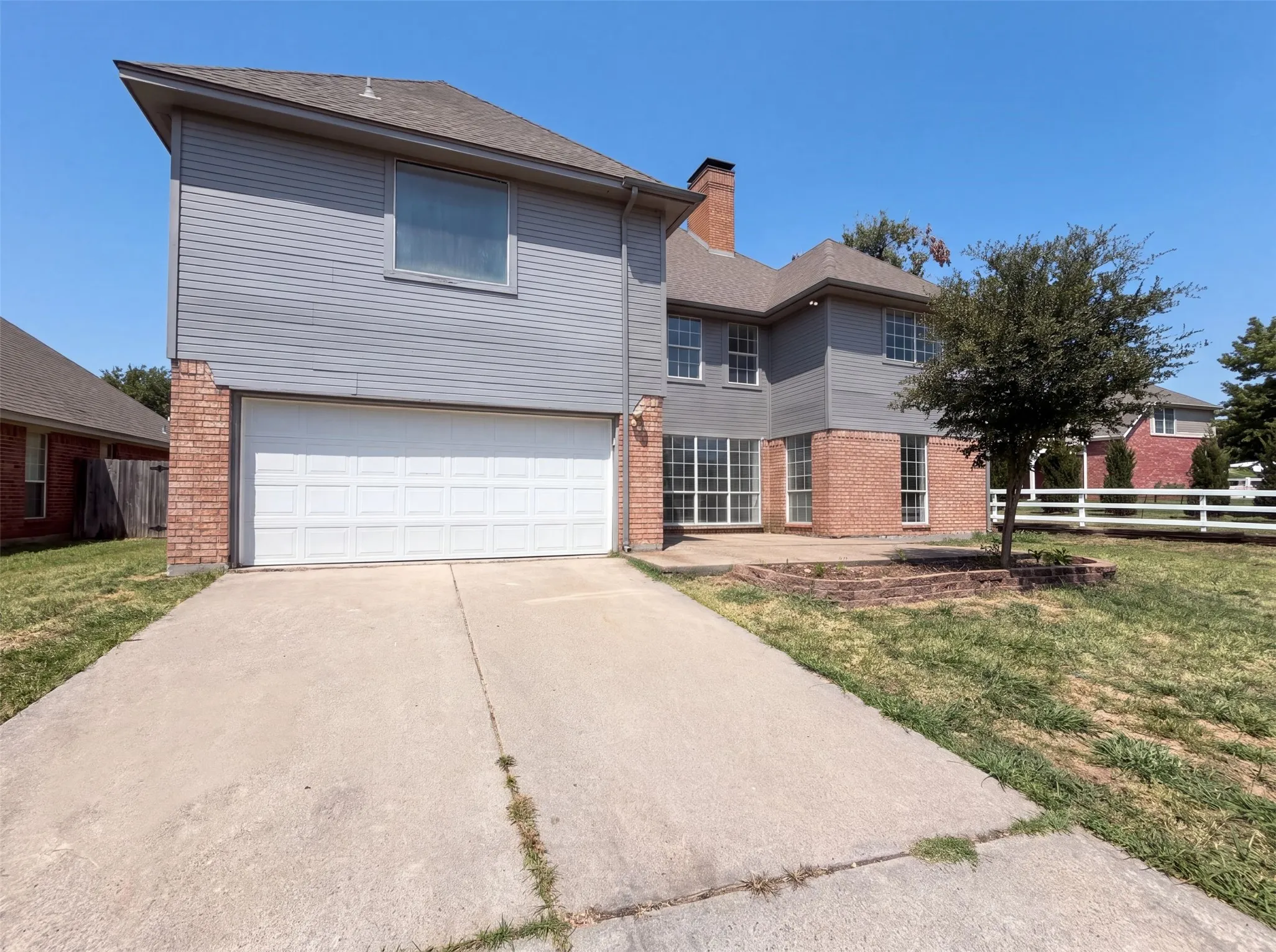 Single Family Residence For Sale in Dallas County , 1231 Jeanette Way, Carrollton, Texas 75006, 5 Bedroom, 3 Bathroom, 2 Garage spaces, 3,673 Sqft, built in 1990, mls#21353719, Real Estate Agent in Carrollton, Homes For Sale in Dallas county, Homes For Sale in Carrollton, Realtor in Carrollton Texas, Real Estate Brokerage Independent Realty Texas, Luminita Cordes Realtor