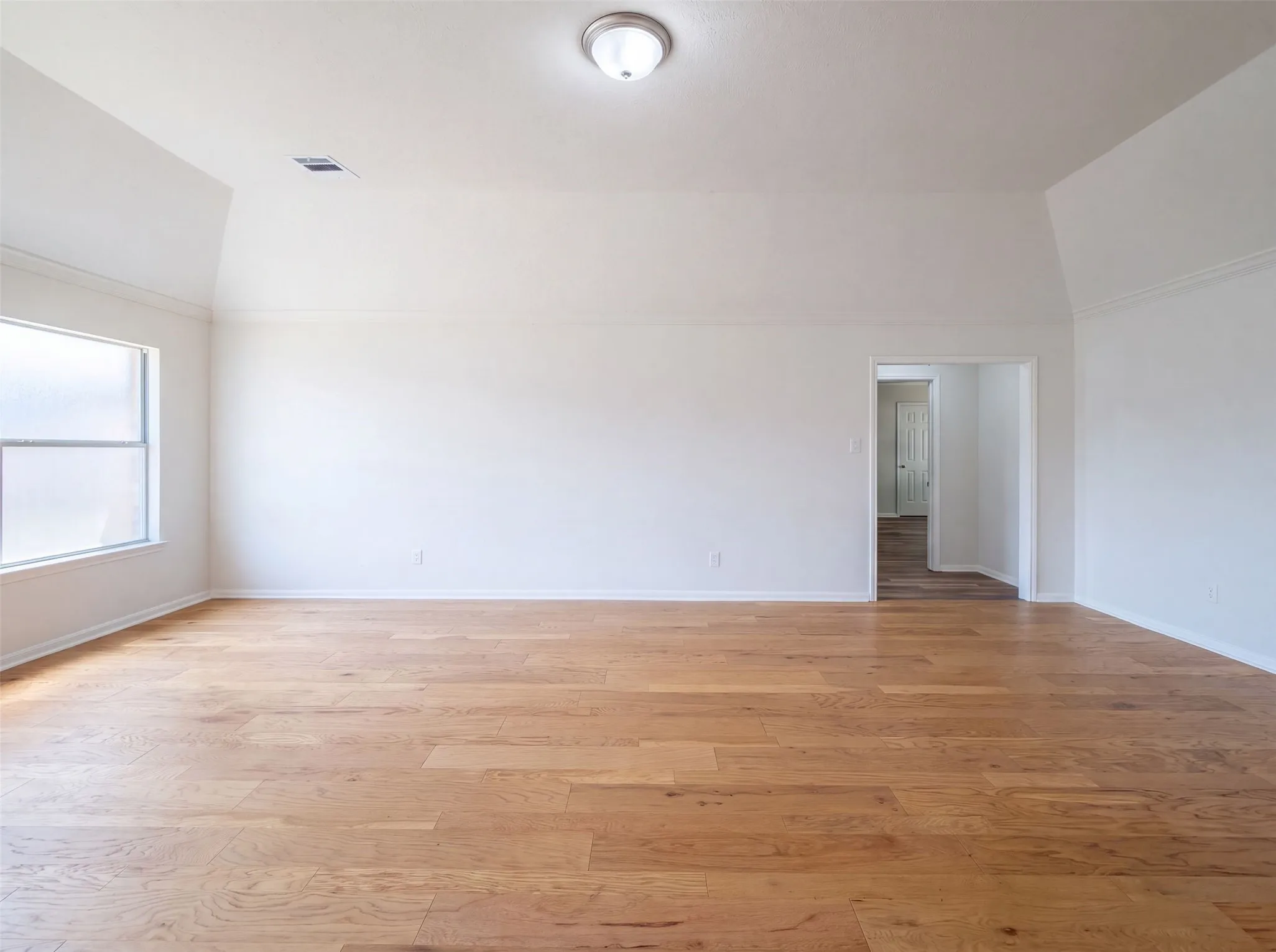 Single Family Residence For Sale in Dallas County , 1231 Jeanette Way, Carrollton, Texas 75006, 5 Bedroom, 3 Bathroom, 2 Garage spaces, 3,673 Sqft, built in 1990, mls#21353719, Real Estate Agent in Carrollton, Homes For Sale in Dallas county, Homes For Sale in Carrollton, Realtor in Carrollton Texas, Real Estate Brokerage Independent Realty Texas, Luminita Cordes Realtor