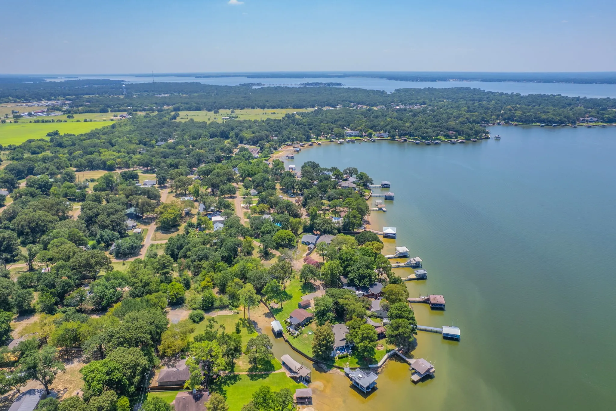 Single Family Residence For Sale in Henderson County , 114 Baywood Boulevard, Mabank, Texas 75156, 2 Bedrooms, 1 Bathroom, Garage spaces, 896 Sqft, built in 1987, Price $375,000, mls#21350393, Real Estate Agent in Mabank, Homes For Sale in Henderson county, Homes For Sale in Mabank, Realtor in Mabank Texas, Real Estate Brokerage Independent Realty Texas, Luminita Cordes Realtor