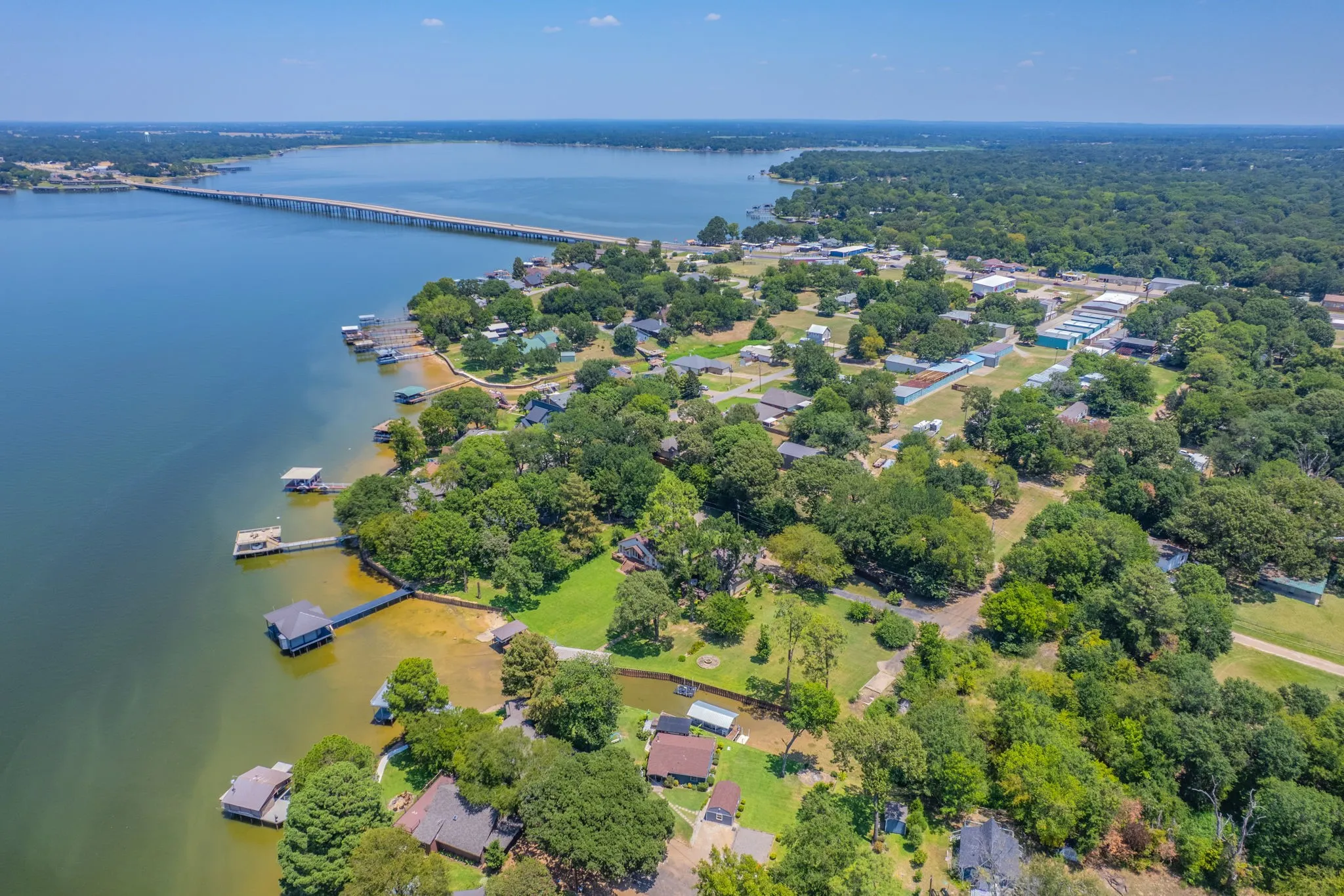 Single Family Residence For Sale in Henderson County , 114 Baywood Boulevard, Mabank, Texas 75156, 2 Bedrooms, 1 Bathroom, Garage spaces, 896 Sqft, built in 1987, Price $375,000, mls#21350393, Real Estate Agent in Mabank, Homes For Sale in Henderson county, Homes For Sale in Mabank, Realtor in Mabank Texas, Real Estate Brokerage Independent Realty Texas, Luminita Cordes Realtor