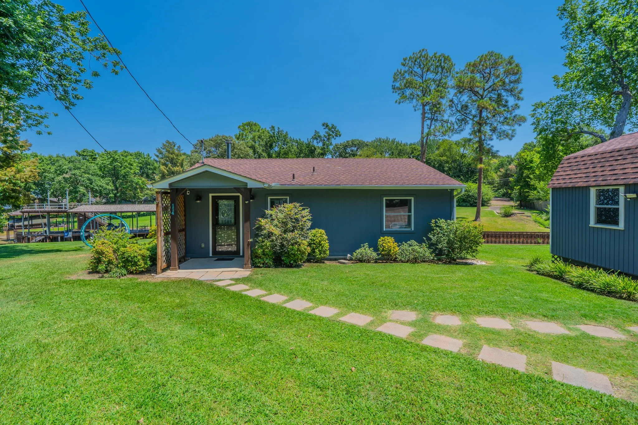 Single Family Residence For Sale in Henderson County , 114 Baywood Boulevard, Mabank, Texas 75156, 2 Bedrooms, 1 Bathroom, Garage spaces, 896 Sqft, built in 1987, Price $375,000, mls#21350393, Real Estate Agent in Mabank, Homes For Sale in Henderson county, Homes For Sale in Mabank, Realtor in Mabank Texas, Real Estate Brokerage Independent Realty Texas, Luminita Cordes Realtor