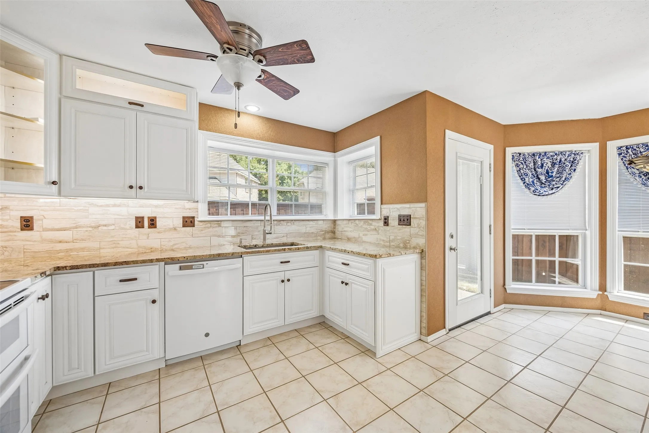 Single Family Residence For Sale in Collin County , 1524 Livingston Drive, Plano, Texas 75093, 3 Bedroom, 2 Bathroom, Garage spaces, 1,885 Sqft, built in 1984, mls#21353012, Real Estate Agent in Plano, Homes For Sale in Collin county, Homes For Sale in Plano, Realtor in Plano Texas, Real Estate Brokerage Independent Realty Texas, Luminita Cordes Realtor