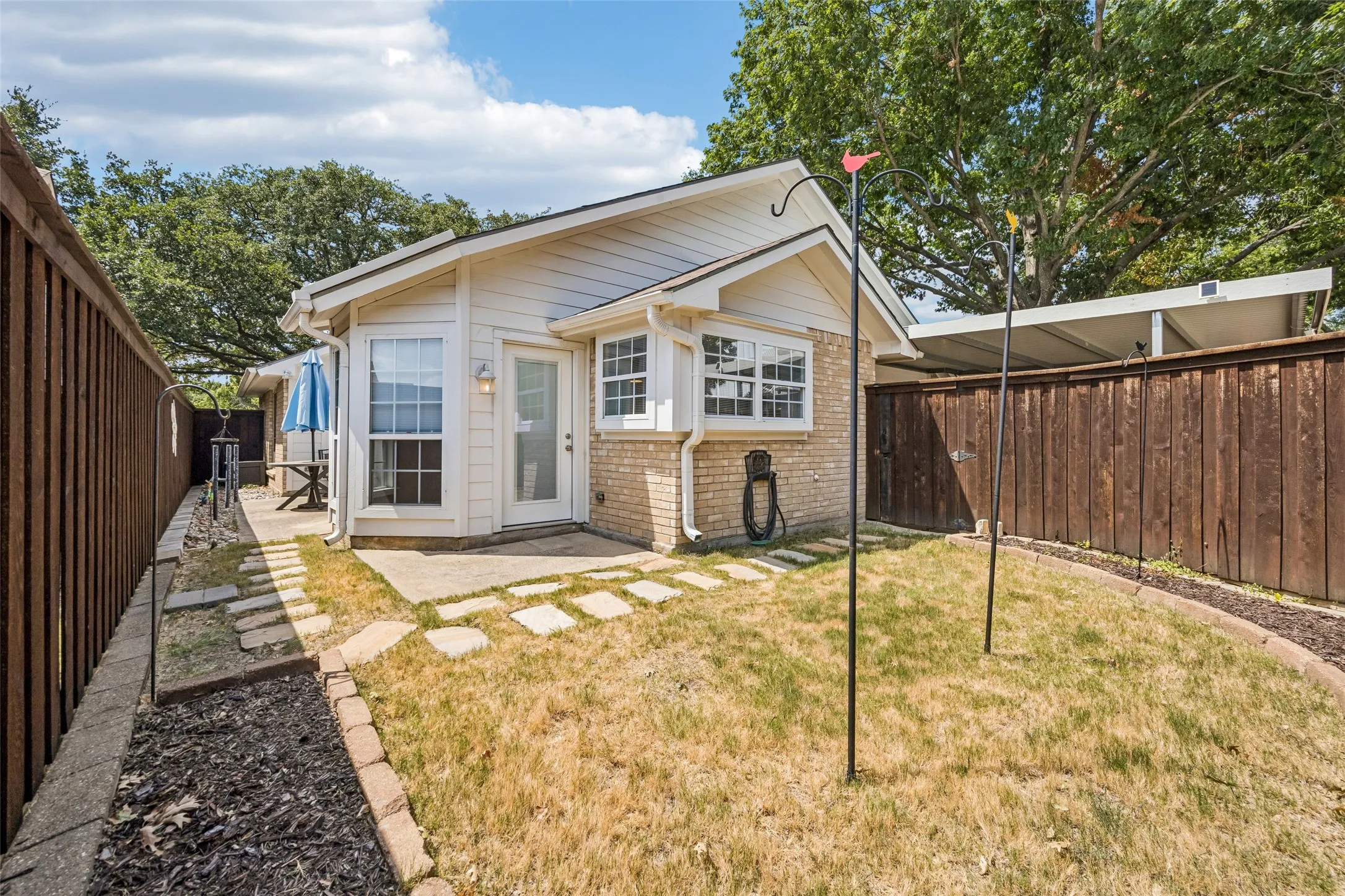 Single Family Residence For Sale in Collin County , 1524 Livingston Drive, Plano, Texas 75093, 3 Bedroom, 2 Bathroom, Garage spaces, 1,885 Sqft, built in 1984, mls#21353012, Real Estate Agent in Plano, Homes For Sale in Collin county, Homes For Sale in Plano, Realtor in Plano Texas, Real Estate Brokerage Independent Realty Texas, Luminita Cordes Realtor