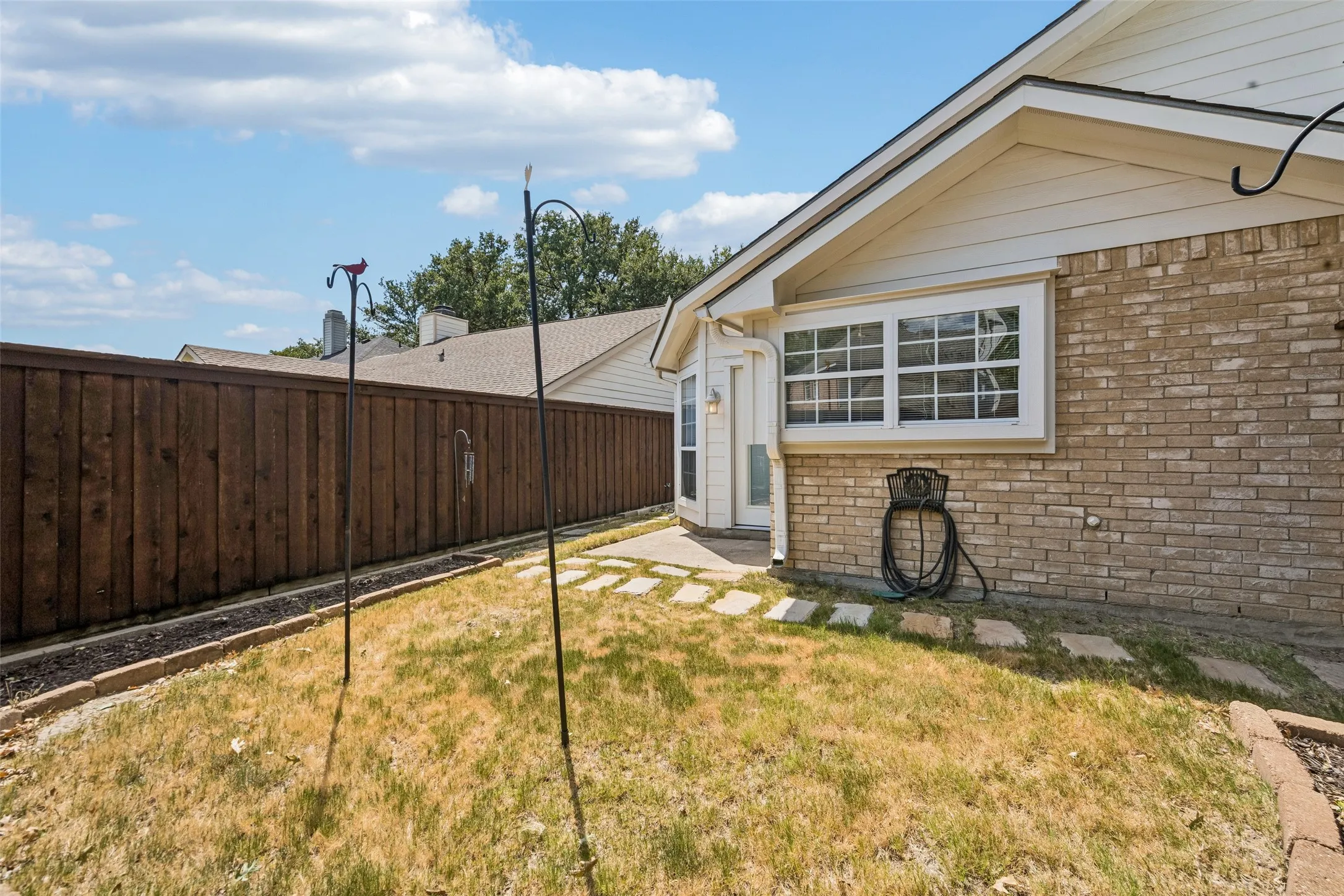 Single Family Residence For Sale in Collin County , 1524 Livingston Drive, Plano, Texas 75093, 3 Bedroom, 2 Bathroom, Garage spaces, 1,885 Sqft, built in 1984, mls#21353012, Real Estate Agent in Plano, Homes For Sale in Collin county, Homes For Sale in Plano, Realtor in Plano Texas, Real Estate Brokerage Independent Realty Texas, Luminita Cordes Realtor