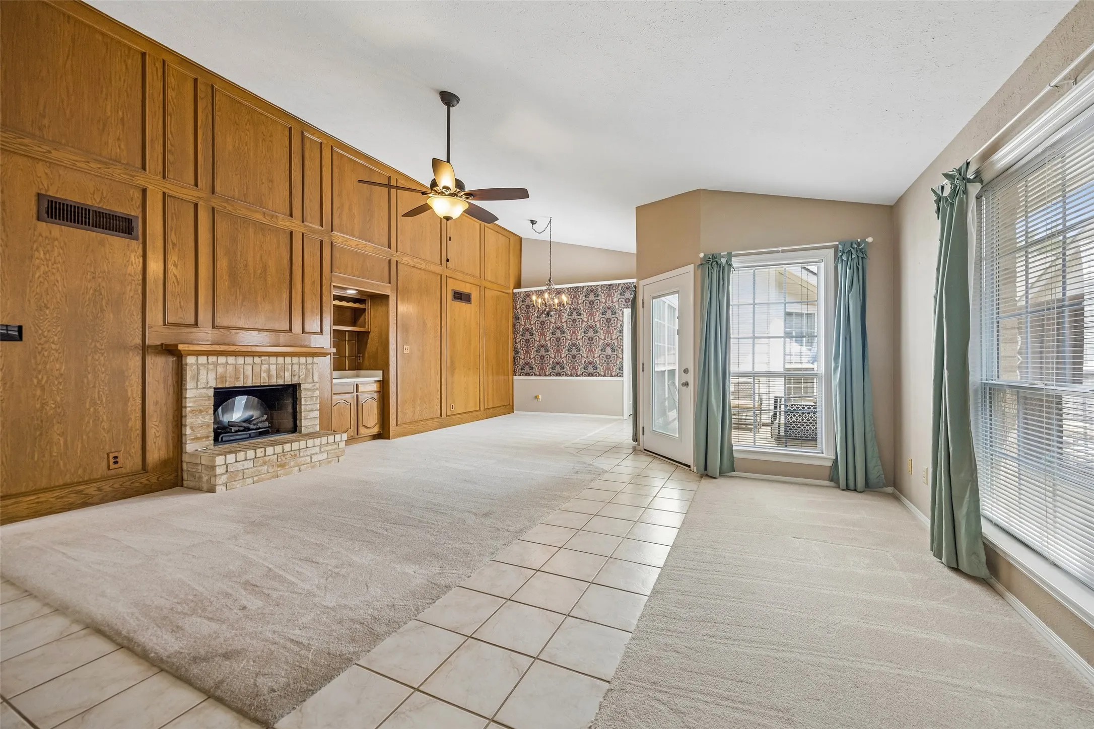 Single Family Residence For Sale in Collin County , 1524 Livingston Drive, Plano, Texas 75093, 3 Bedroom, 2 Bathroom, Garage spaces, 1,885 Sqft, built in 1984, mls#21353012, Real Estate Agent in Plano, Homes For Sale in Collin county, Homes For Sale in Plano, Realtor in Plano Texas, Real Estate Brokerage Independent Realty Texas, Luminita Cordes Realtor