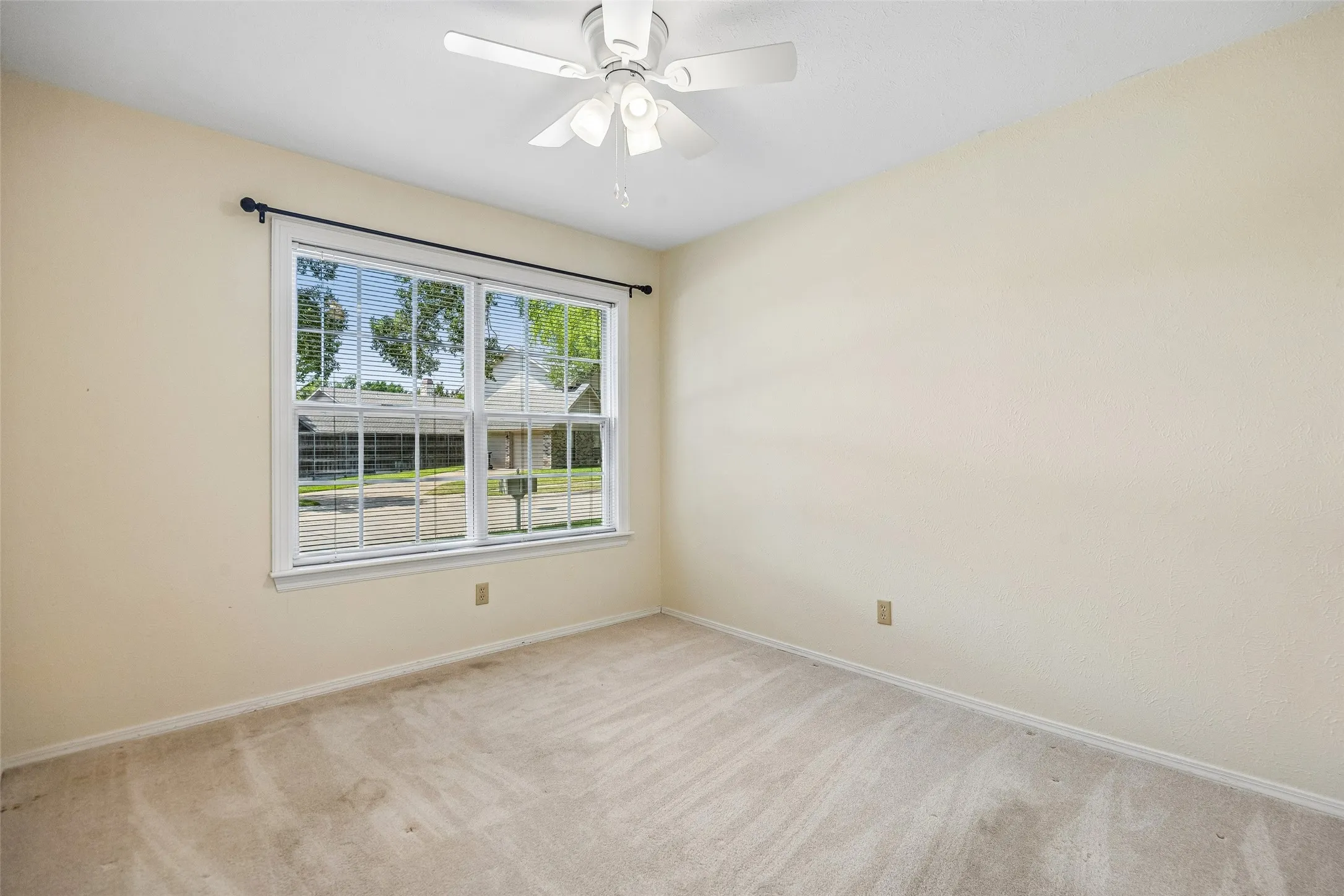 Single Family Residence For Sale in Collin County , 1524 Livingston Drive, Plano, Texas 75093, 3 Bedroom, 2 Bathroom, Garage spaces, 1,885 Sqft, built in 1984, mls#21353012, Real Estate Agent in Plano, Homes For Sale in Collin county, Homes For Sale in Plano, Realtor in Plano Texas, Real Estate Brokerage Independent Realty Texas, Luminita Cordes Realtor