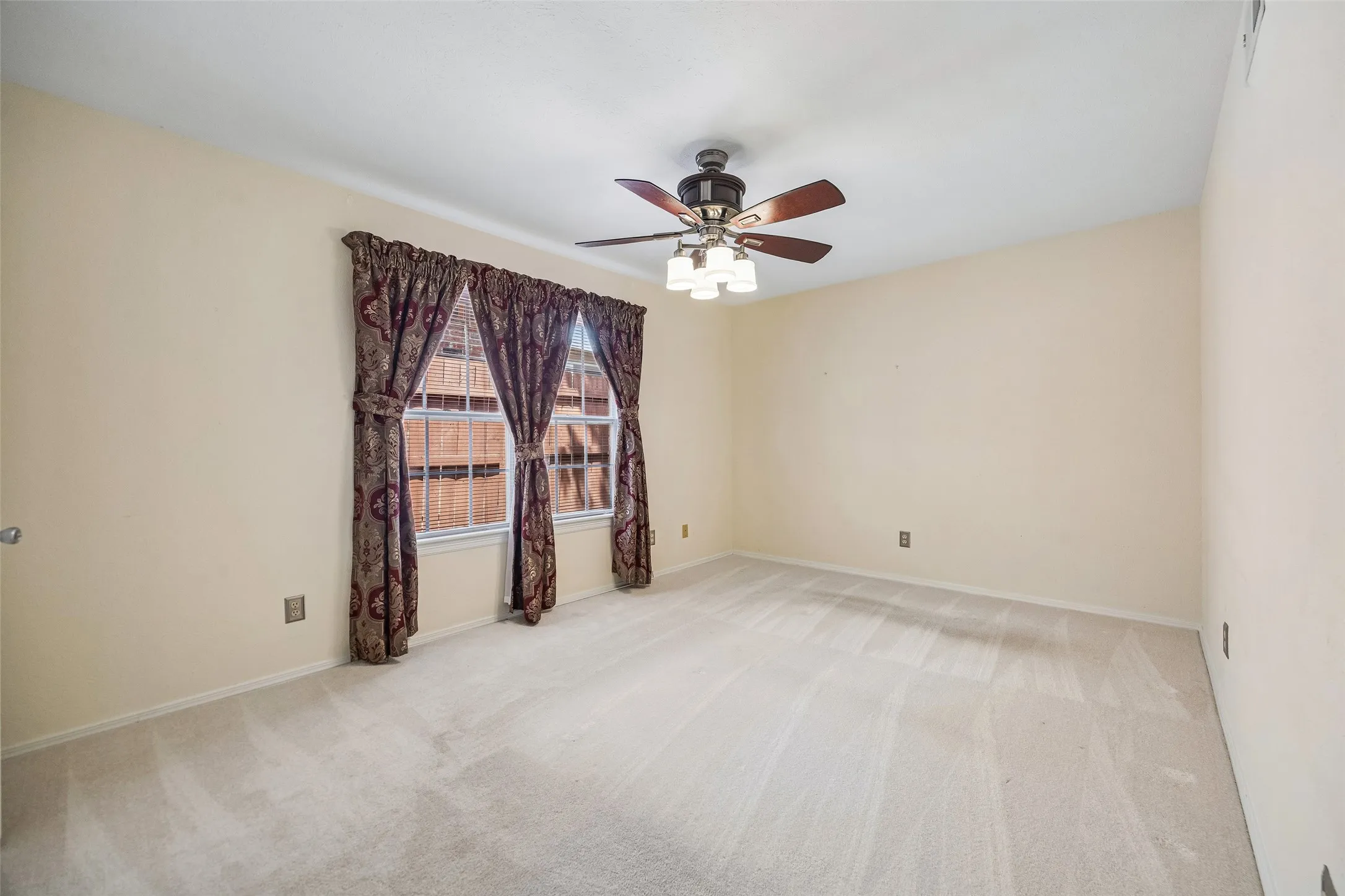 Single Family Residence For Sale in Collin County , 1524 Livingston Drive, Plano, Texas 75093, 3 Bedroom, 2 Bathroom, Garage spaces, 1,885 Sqft, built in 1984, mls#21353012, Real Estate Agent in Plano, Homes For Sale in Collin county, Homes For Sale in Plano, Realtor in Plano Texas, Real Estate Brokerage Independent Realty Texas, Luminita Cordes Realtor