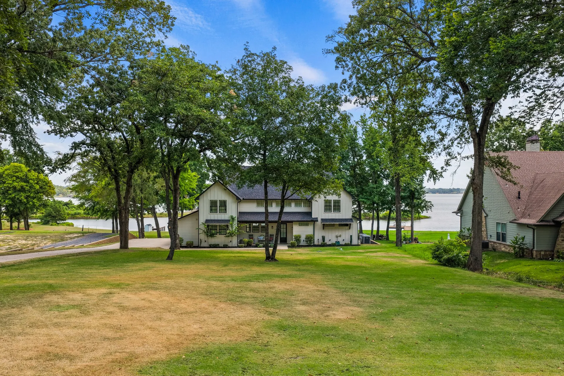 Single Family Residence For Sale in Franklin (TX) County , 79 Waters Edge Lane, Scroggins, Texas 75480, 5 Bedrooms, 6 Bathrooms, 2 Garage spaces, 3,492 Sqft, built in 2022, Price $1,560,000, mls#21352318, Real Estate Agent in Scroggins, Homes For Sale in Franklin (TX) county, Homes For Sale in Scroggins, Realtor in Scroggins Texas, Real Estate Brokerage Independent Realty Texas, Luminita Cordes Realtor