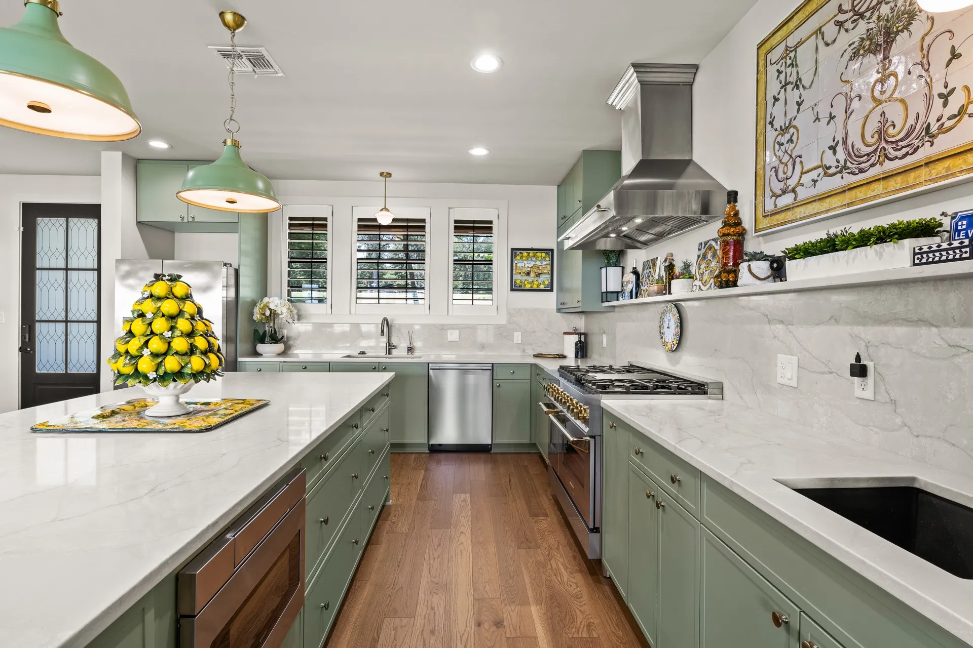 Single Family Residence For Sale in Franklin (TX) County , 79 Waters Edge Lane, Scroggins, Texas 75480, 5 Bedrooms, 6 Bathrooms, 2 Garage spaces, 3,492 Sqft, built in 2022, Price $1,560,000, mls#21352318, Real Estate Agent in Scroggins, Homes For Sale in Franklin (TX) county, Homes For Sale in Scroggins, Realtor in Scroggins Texas, Real Estate Brokerage Independent Realty Texas, Luminita Cordes Realtor