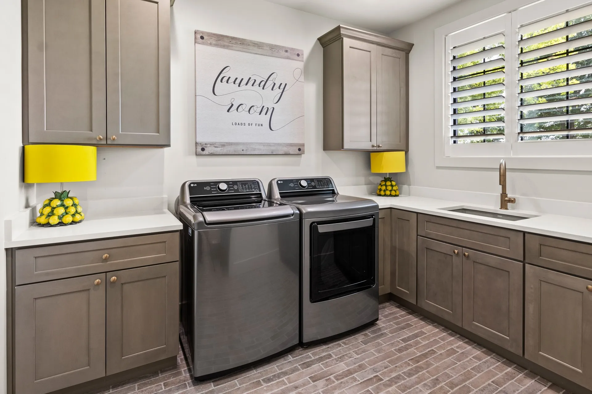Single Family Residence For Sale in Franklin (TX) County , 79 Waters Edge Lane, Scroggins, Texas 75480, 5 Bedrooms, 6 Bathrooms, 2 Garage spaces, 3,492 Sqft, built in 2022, Price $1,560,000, mls#21352318, Real Estate Agent in Scroggins, Homes For Sale in Franklin (TX) county, Homes For Sale in Scroggins, Realtor in Scroggins Texas, Real Estate Brokerage Independent Realty Texas, Luminita Cordes Realtor