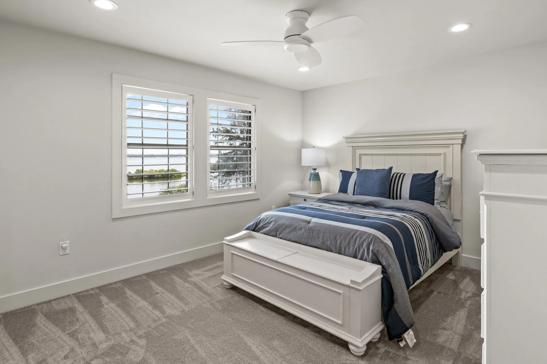 Single Family Residence For Sale in Franklin (TX) County , 79 Waters Edge Lane, Scroggins, Texas 75480, 5 Bedrooms, 6 Bathrooms, 2 Garage spaces, 3,492 Sqft, built in 2022, Price $1,560,000, mls#21352318, Real Estate Agent in Scroggins, Homes For Sale in Franklin (TX) county, Homes For Sale in Scroggins, Realtor in Scroggins Texas, Real Estate Brokerage Independent Realty Texas, Luminita Cordes Realtor