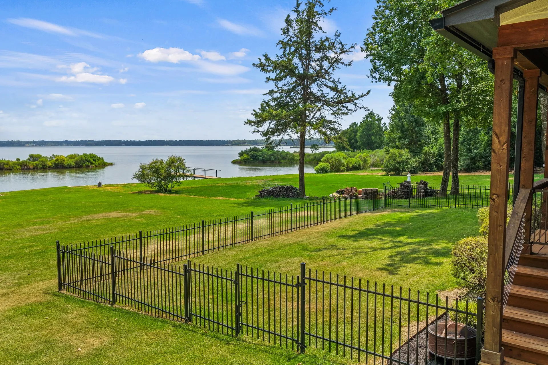 Single Family Residence For Sale in Franklin (TX) County , 79 Waters Edge Lane, Scroggins, Texas 75480, 5 Bedrooms, 6 Bathrooms, 2 Garage spaces, 3,492 Sqft, built in 2022, Price $1,560,000, mls#21352318, Real Estate Agent in Scroggins, Homes For Sale in Franklin (TX) county, Homes For Sale in Scroggins, Realtor in Scroggins Texas, Real Estate Brokerage Independent Realty Texas, Luminita Cordes Realtor