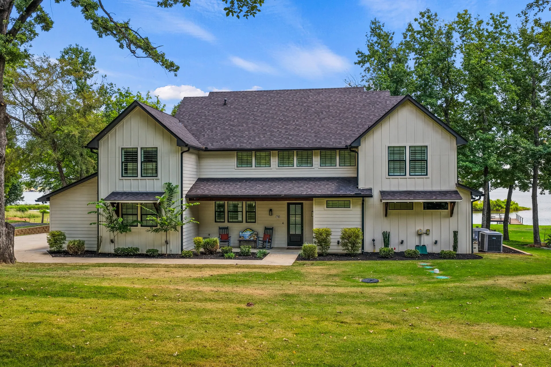 Single Family Residence For Sale in Franklin (TX) County , 79 Waters Edge Lane, Scroggins, Texas 75480, 5 Bedrooms, 6 Bathrooms, 2 Garage spaces, 3,492 Sqft, built in 2022, Price $1,560,000, mls#21352318, Real Estate Agent in Scroggins, Homes For Sale in Franklin (TX) county, Homes For Sale in Scroggins, Realtor in Scroggins Texas, Real Estate Brokerage Independent Realty Texas, Luminita Cordes Realtor