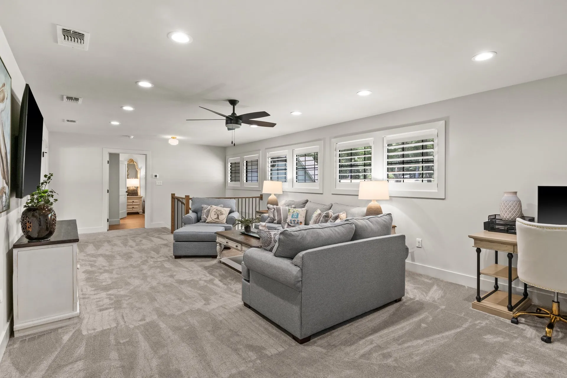 Single Family Residence For Sale in Franklin (TX) County , 79 Waters Edge Lane, Scroggins, Texas 75480, 5 Bedrooms, 6 Bathrooms, 2 Garage spaces, 3,492 Sqft, built in 2022, Price $1,560,000, mls#21352318, Real Estate Agent in Scroggins, Homes For Sale in Franklin (TX) county, Homes For Sale in Scroggins, Realtor in Scroggins Texas, Real Estate Brokerage Independent Realty Texas, Luminita Cordes Realtor