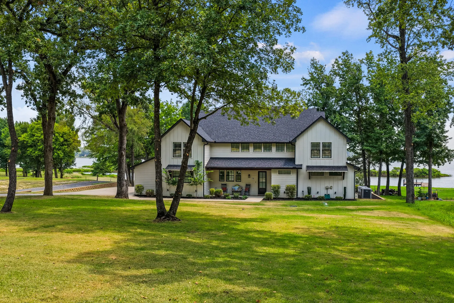 Single Family Residence For Sale in Franklin (TX) County , 79 Waters Edge Lane, Scroggins, Texas 75480, 5 Bedrooms, 6 Bathrooms, 2 Garage spaces, 3,492 Sqft, built in 2022, Price $1,560,000, mls#21352318, Real Estate Agent in Scroggins, Homes For Sale in Franklin (TX) county, Homes For Sale in Scroggins, Realtor in Scroggins Texas, Real Estate Brokerage Independent Realty Texas, Luminita Cordes Realtor