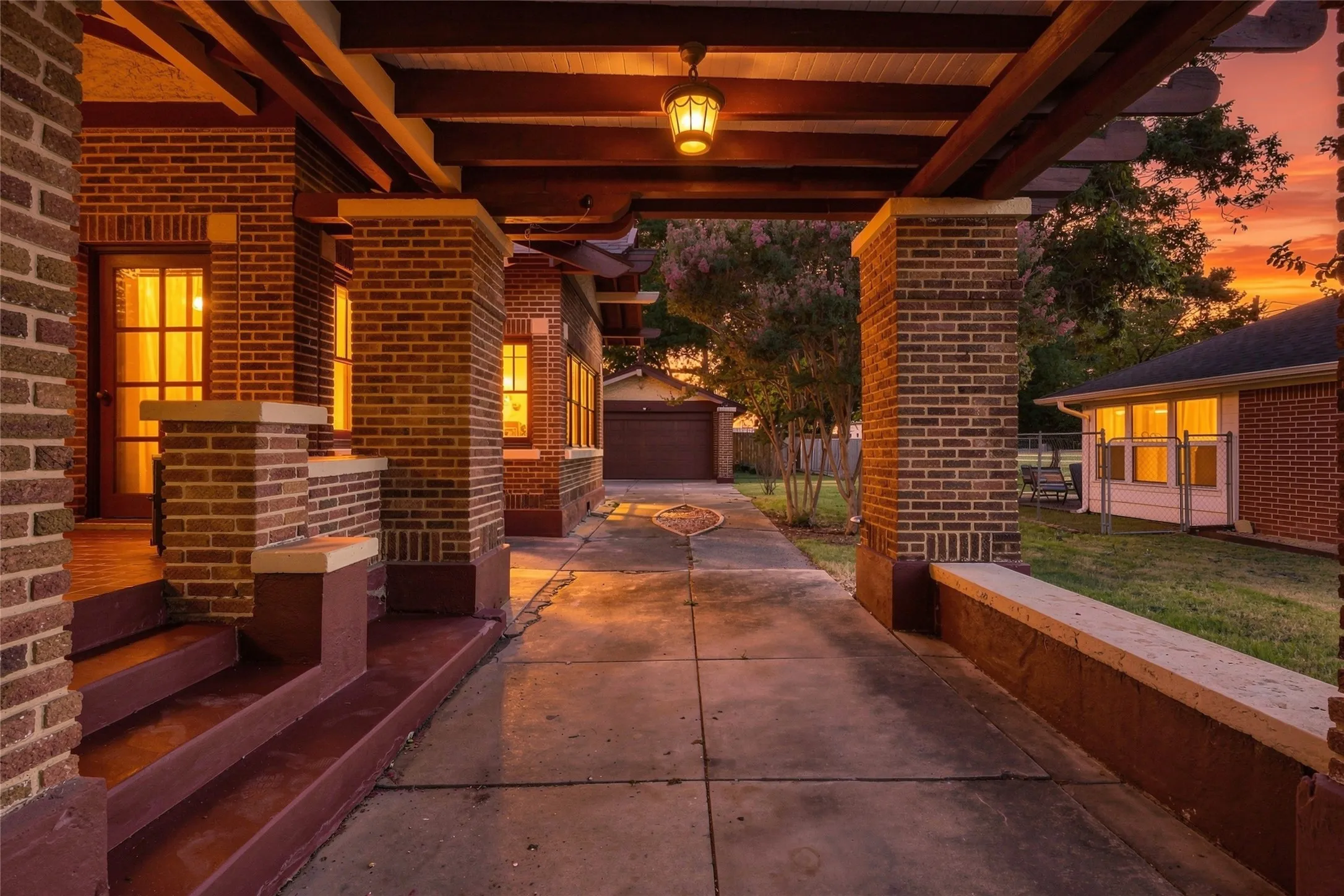 Single Family Residence For Sale in Fannin County , 701 Pecan Street, Honey Grove, Texas 75446, 2 Bedrooms, 2 Bathrooms, 2 Garage spaces, 1,946 Sqft, built in 1918, Price $259,999, mls#21350905, Real Estate Agent in Honey Grove, Homes For Sale in Fannin county, Homes For Sale in Honey Grove, Realtor in Honey Grove Texas, Real Estate Brokerage Independent Realty Texas, Luminita Cordes Realtor