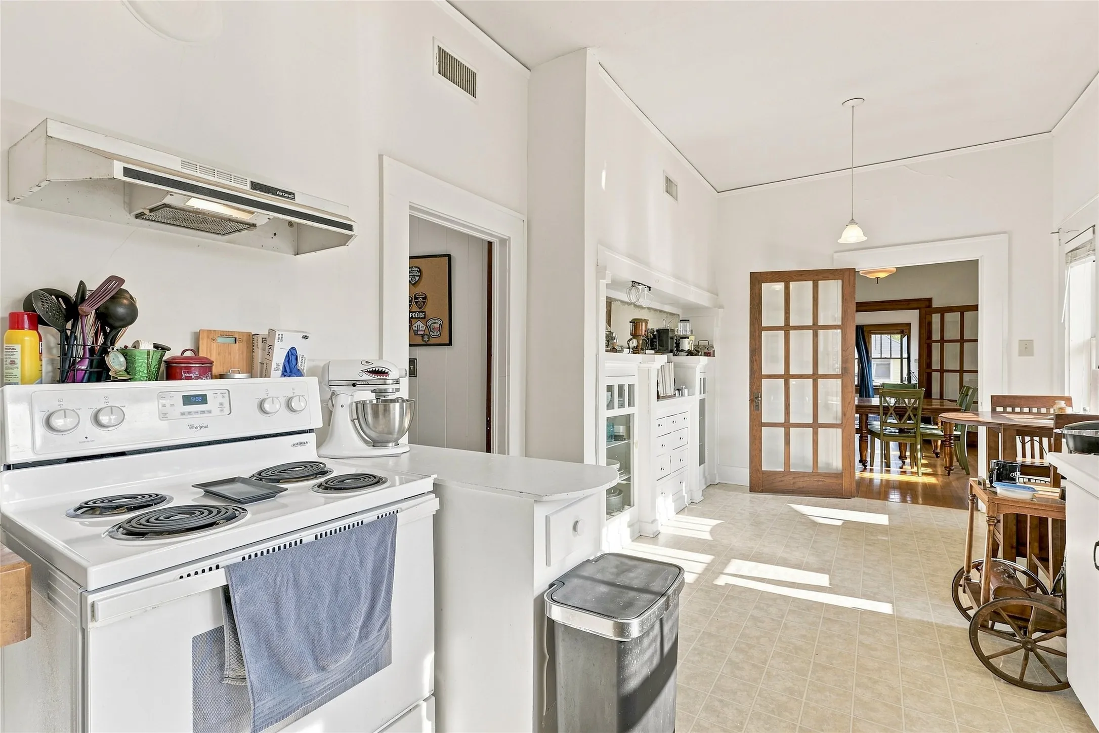 Single Family Residence For Sale in Fannin County , 701 Pecan Street, Honey Grove, Texas 75446, 2 Bedrooms, 2 Bathrooms, 2 Garage spaces, 1,946 Sqft, built in 1918, Price $259,999, mls#21350905, Real Estate Agent in Honey Grove, Homes For Sale in Fannin county, Homes For Sale in Honey Grove, Realtor in Honey Grove Texas, Real Estate Brokerage Independent Realty Texas, Luminita Cordes Realtor