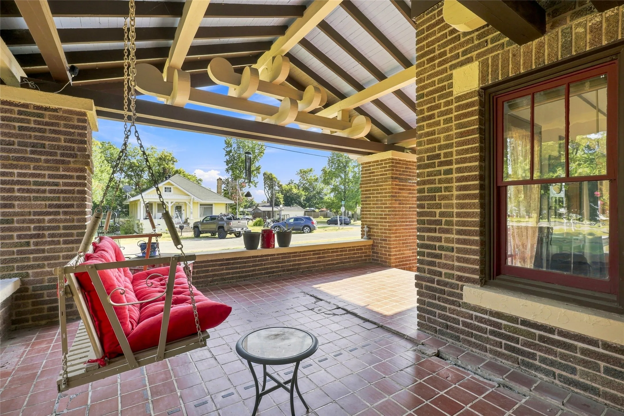Single Family Residence For Sale in Fannin County , 701 Pecan Street, Honey Grove, Texas 75446, 2 Bedrooms, 2 Bathrooms, 2 Garage spaces, 1,946 Sqft, built in 1918, Price $259,999, mls#21350905, Real Estate Agent in Honey Grove, Homes For Sale in Fannin county, Homes For Sale in Honey Grove, Realtor in Honey Grove Texas, Real Estate Brokerage Independent Realty Texas, Luminita Cordes Realtor