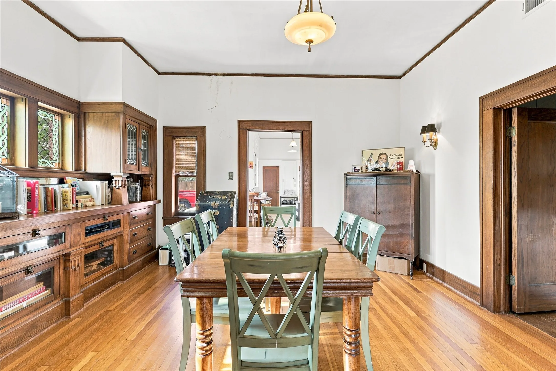 Single Family Residence For Sale in Fannin County , 701 Pecan Street, Honey Grove, Texas 75446, 2 Bedrooms, 2 Bathrooms, 2 Garage spaces, 1,946 Sqft, built in 1918, Price $259,999, mls#21350905, Real Estate Agent in Honey Grove, Homes For Sale in Fannin county, Homes For Sale in Honey Grove, Realtor in Honey Grove Texas, Real Estate Brokerage Independent Realty Texas, Luminita Cordes Realtor