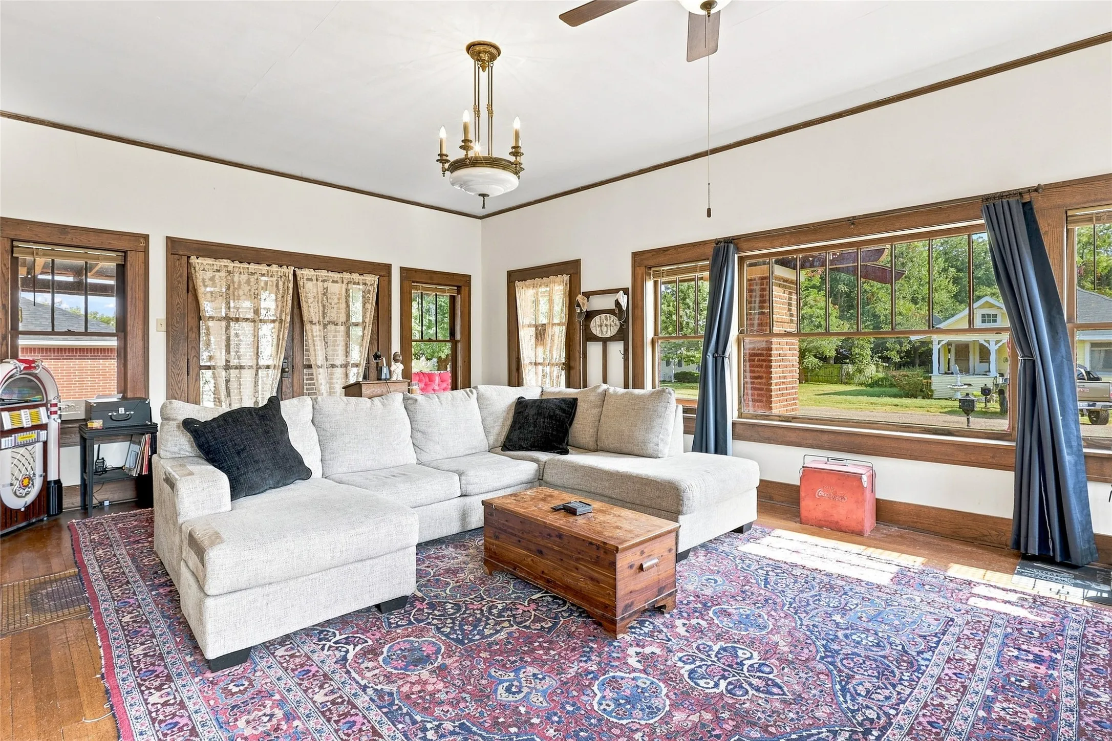 Single Family Residence For Sale in Fannin County , 701 Pecan Street, Honey Grove, Texas 75446, 2 Bedrooms, 2 Bathrooms, 2 Garage spaces, 1,946 Sqft, built in 1918, Price $259,999, mls#21350905, Real Estate Agent in Honey Grove, Homes For Sale in Fannin county, Homes For Sale in Honey Grove, Realtor in Honey Grove Texas, Real Estate Brokerage Independent Realty Texas, Luminita Cordes Realtor