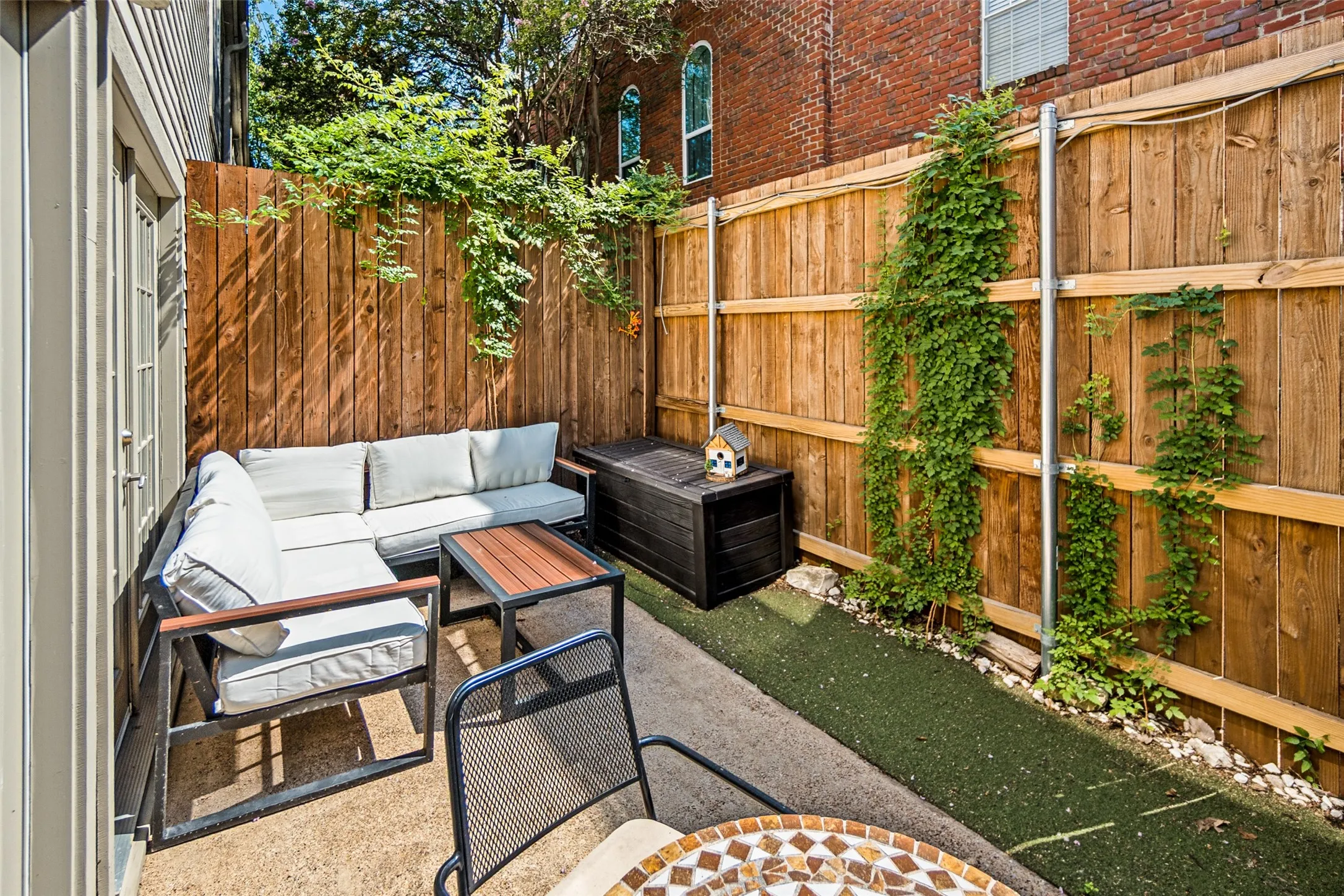 Single Family Residence For Sale in Dallas County , 4130 Wycliff Avenue 104, Dallas, Texas 75219, 2 Bedroom, 3 Bathroom, Garage spaces, 1,108 Sqft, built in 1984, mls#21353732, Real Estate Agent in Dallas, Homes For Sale in Dallas county, Homes For Sale in Dallas, Realtor in Dallas Texas, Real Estate Brokerage Independent Realty Texas, Luminita Cordes Realtor