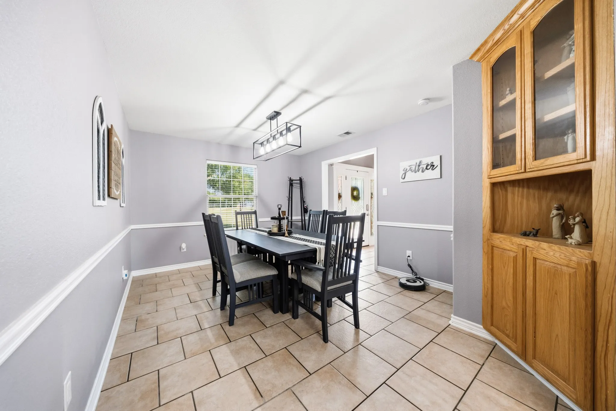 Single Family Residence For Sale in Hill County , 900 E Chad Street, Whitney, Texas 76692, 3 Bedroom, 4 Bathroom, 2 Garage spaces, 2,252 Sqft, built in 2004, mls#21353083, Real Estate Agent in Whitney, Homes For Sale in Hill county, Homes For Sale in Whitney, Realtor in Whitney Texas, Real Estate Brokerage Independent Realty Texas, Luminita Cordes Realtor