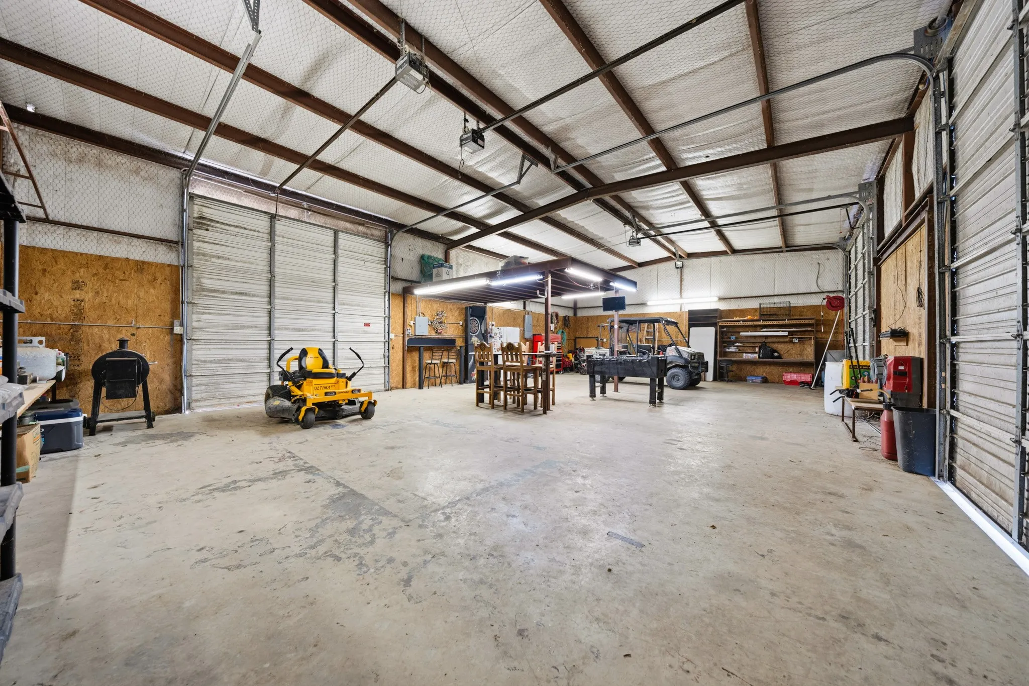 Single Family Residence For Sale in Hill County , 900 E Chad Street, Whitney, Texas 76692, 3 Bedroom, 4 Bathroom, 2 Garage spaces, 2,252 Sqft, built in 2004, mls#21353083, Real Estate Agent in Whitney, Homes For Sale in Hill county, Homes For Sale in Whitney, Realtor in Whitney Texas, Real Estate Brokerage Independent Realty Texas, Luminita Cordes Realtor