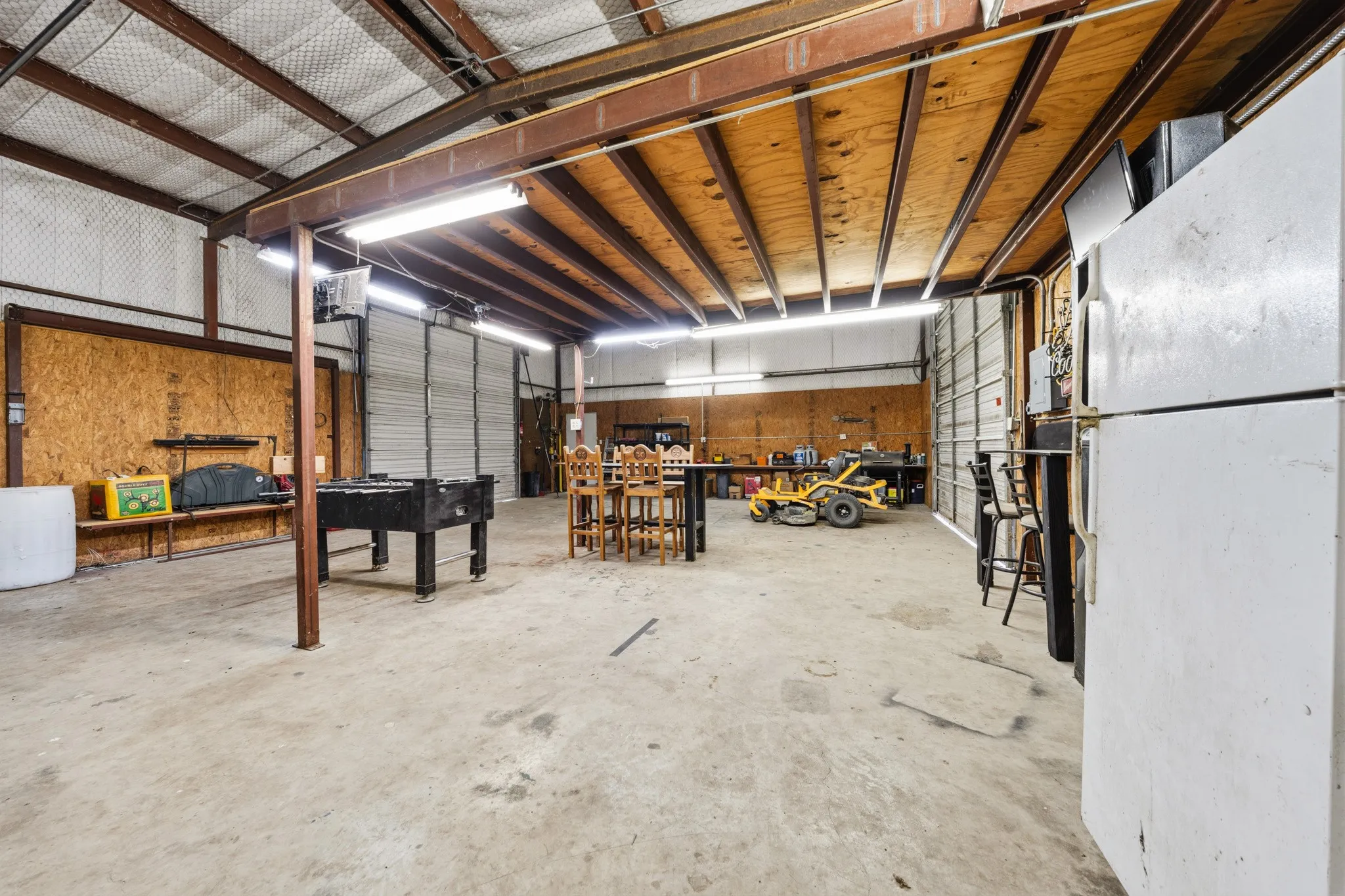 Single Family Residence For Sale in Hill County , 900 E Chad Street, Whitney, Texas 76692, 3 Bedroom, 4 Bathroom, 2 Garage spaces, 2,252 Sqft, built in 2004, mls#21353083, Real Estate Agent in Whitney, Homes For Sale in Hill county, Homes For Sale in Whitney, Realtor in Whitney Texas, Real Estate Brokerage Independent Realty Texas, Luminita Cordes Realtor