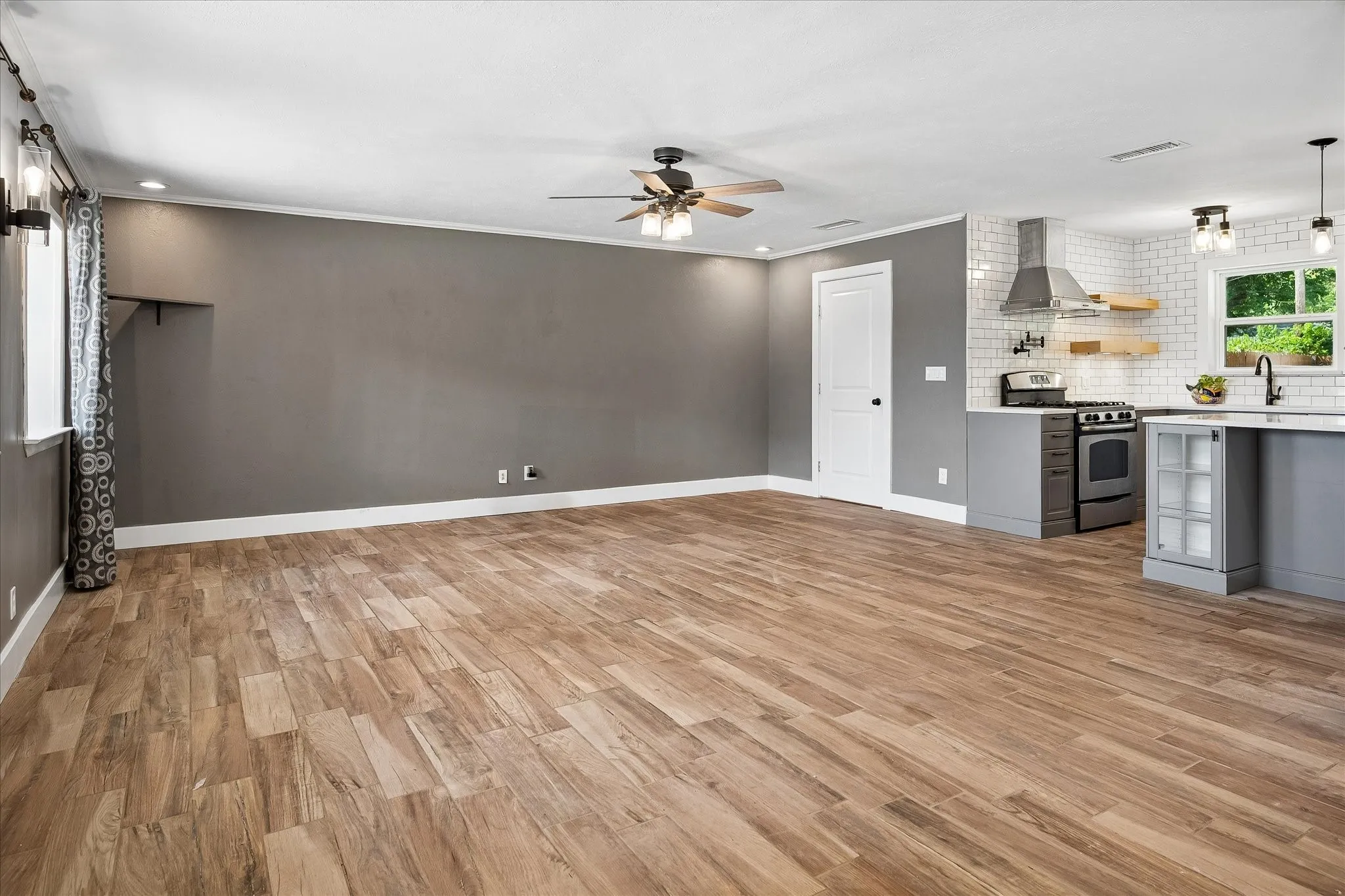 Single Family Residence For Sale in Tarrant County , 6729 Marilyn Lane, North Richland Hills, Texas 76180, 4 Bedroom, 2 Bathroom, Garage spaces, 1,926 Sqft, built in 1960, mls#21353696, Real Estate Agent in North Richland Hills, Homes For Sale in Tarrant county, Homes For Sale in North Richland Hills, Realtor in North Richland Hills Texas, Real Estate Brokerage Independent Realty Texas, Luminita Cordes Realtor