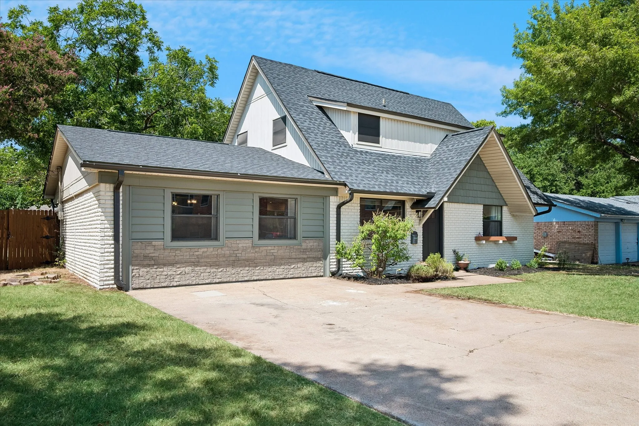 Single Family Residence For Sale in Tarrant County , 6729 Marilyn Lane, North Richland Hills, Texas 76180, 4 Bedroom, 2 Bathroom, Garage spaces, 1,926 Sqft, built in 1960, mls#21353696, Real Estate Agent in North Richland Hills, Homes For Sale in Tarrant county, Homes For Sale in North Richland Hills, Realtor in North Richland Hills Texas, Real Estate Brokerage Independent Realty Texas, Luminita Cordes Realtor