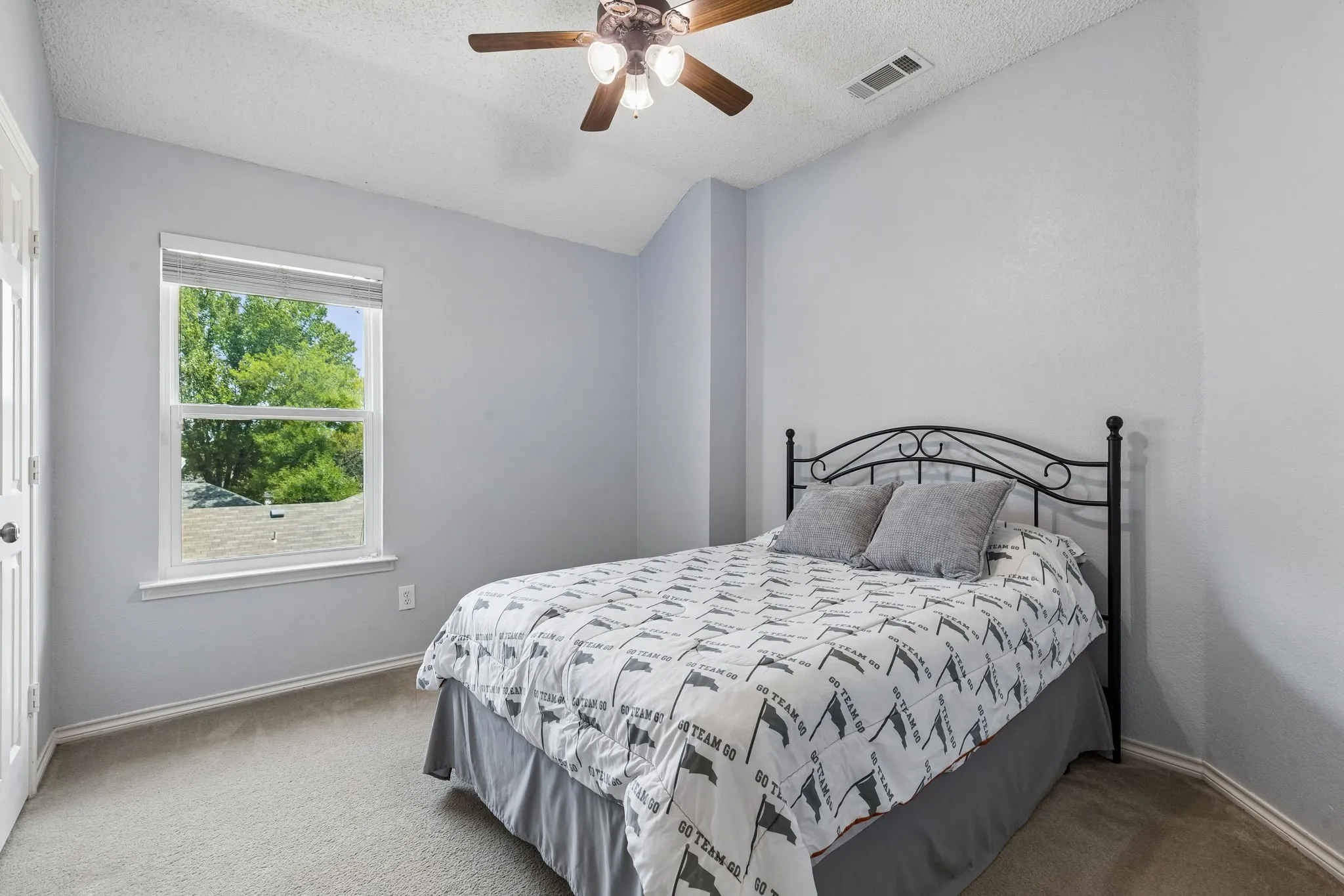 Single Family Residence For Sale in Rockwall County , 505 Big Oak Court, Rockwall, Texas 75087, 4 Bedroom, 3 Bathroom, 2 Garage spaces, 2,604 Sqft, built in 1999, mls#21353517, Real Estate Agent in Rockwall, Homes For Sale in Rockwall county, Homes For Sale in Rockwall, Realtor in Rockwall Texas, Real Estate Brokerage Independent Realty Texas, Luminita Cordes Realtor