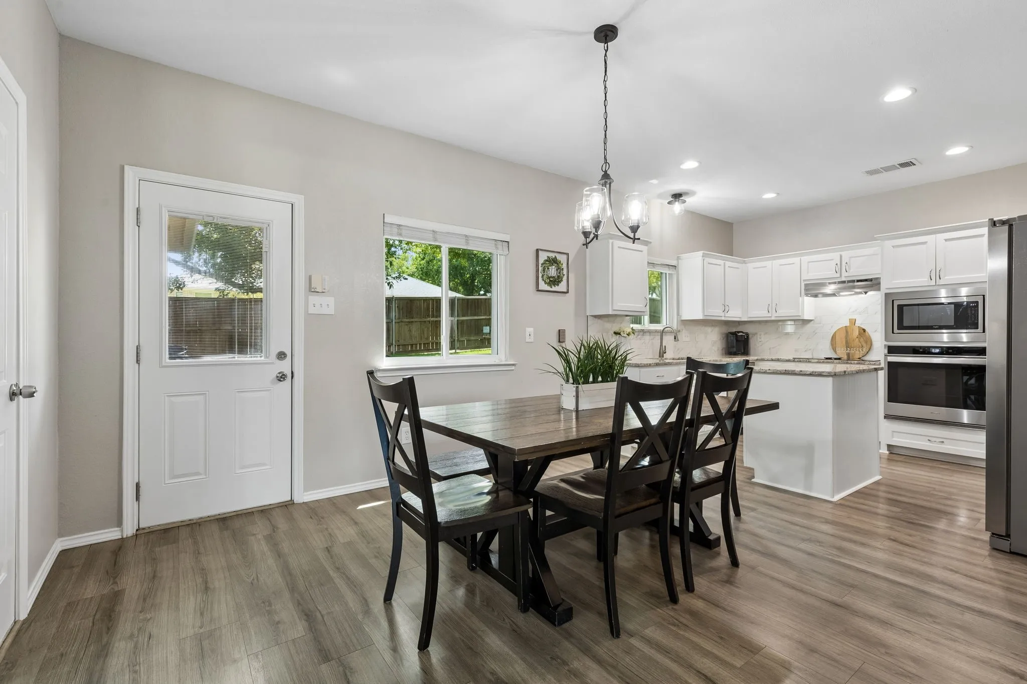 Single Family Residence For Sale in Rockwall County , 505 Big Oak Court, Rockwall, Texas 75087, 4 Bedroom, 3 Bathroom, 2 Garage spaces, 2,604 Sqft, built in 1999, mls#21353517, Real Estate Agent in Rockwall, Homes For Sale in Rockwall county, Homes For Sale in Rockwall, Realtor in Rockwall Texas, Real Estate Brokerage Independent Realty Texas, Luminita Cordes Realtor