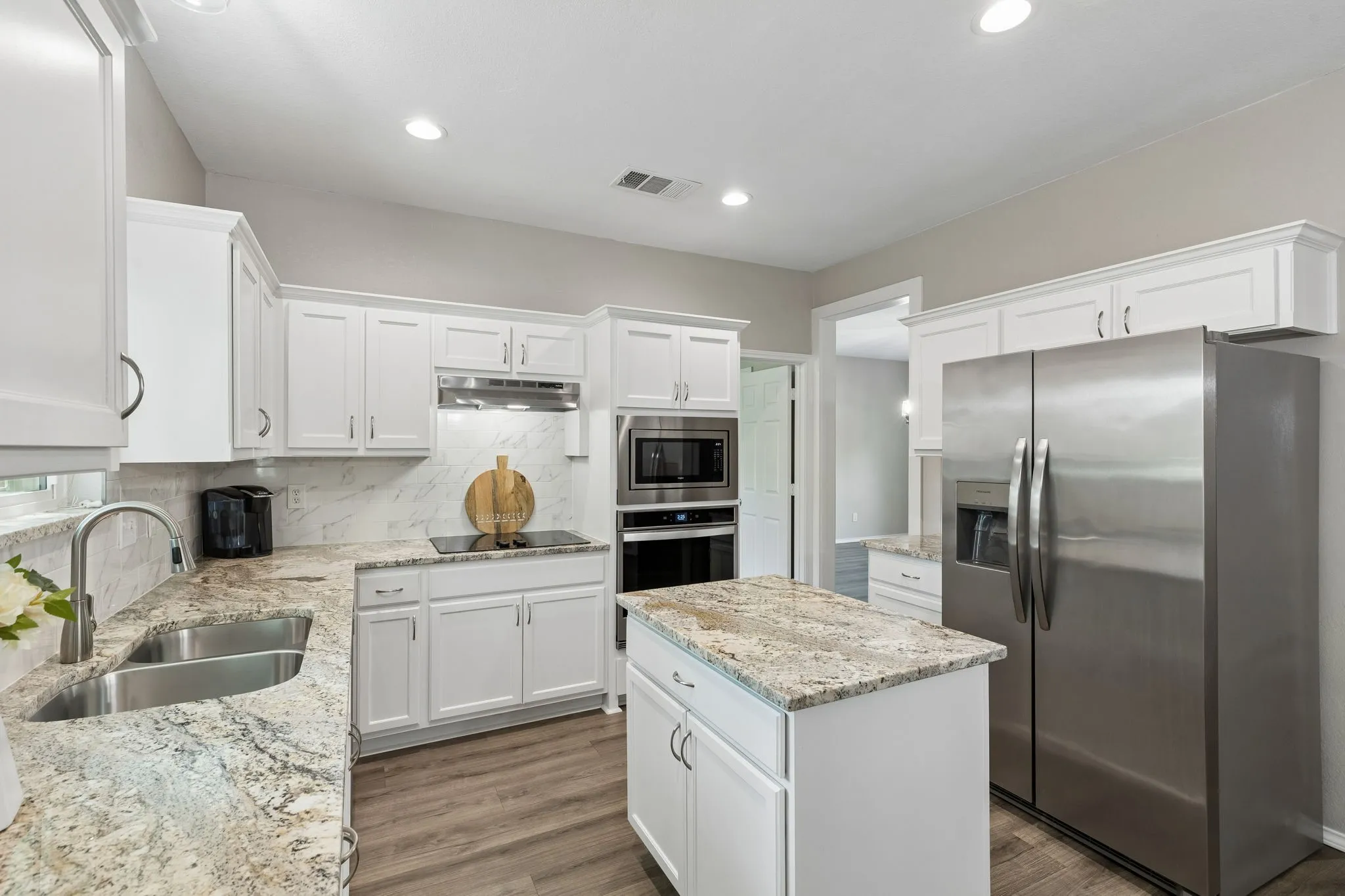 Single Family Residence For Sale in Rockwall County , 505 Big Oak Court, Rockwall, Texas 75087, 4 Bedroom, 3 Bathroom, 2 Garage spaces, 2,604 Sqft, built in 1999, mls#21353517, Real Estate Agent in Rockwall, Homes For Sale in Rockwall county, Homes For Sale in Rockwall, Realtor in Rockwall Texas, Real Estate Brokerage Independent Realty Texas, Luminita Cordes Realtor