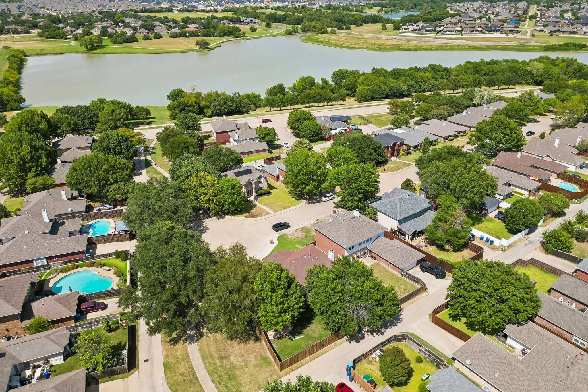 Single Family Residence For Sale in Rockwall County , 505 Big Oak Court, Rockwall, Texas 75087, 4 Bedroom, 3 Bathroom, 2 Garage spaces, 2,604 Sqft, built in 1999, mls#21353517, Real Estate Agent in Rockwall, Homes For Sale in Rockwall county, Homes For Sale in Rockwall, Realtor in Rockwall Texas, Real Estate Brokerage Independent Realty Texas, Luminita Cordes Realtor