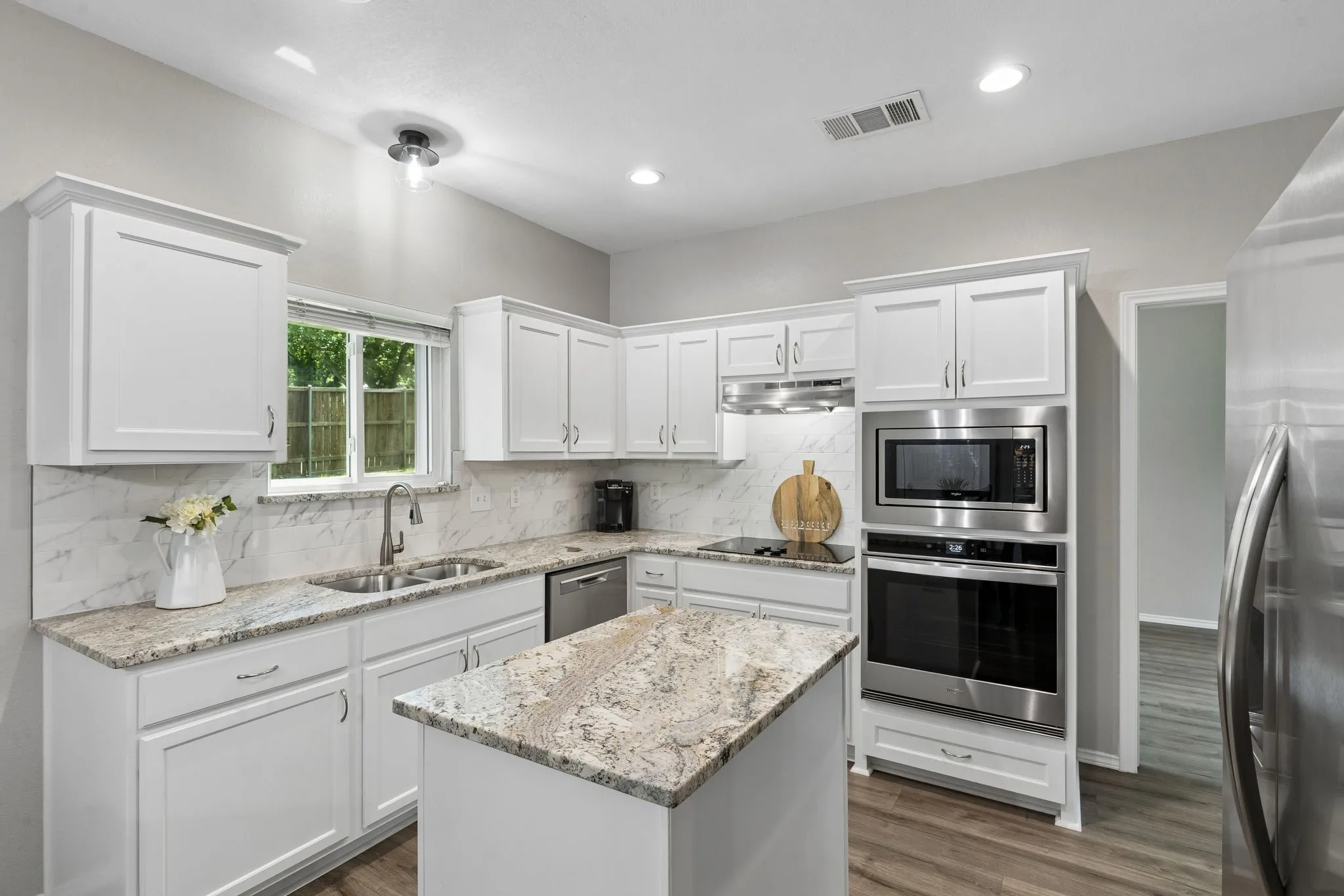 Single Family Residence For Sale in Rockwall County , 505 Big Oak Court, Rockwall, Texas 75087, 4 Bedroom, 3 Bathroom, 2 Garage spaces, 2,604 Sqft, built in 1999, mls#21353517, Real Estate Agent in Rockwall, Homes For Sale in Rockwall county, Homes For Sale in Rockwall, Realtor in Rockwall Texas, Real Estate Brokerage Independent Realty Texas, Luminita Cordes Realtor