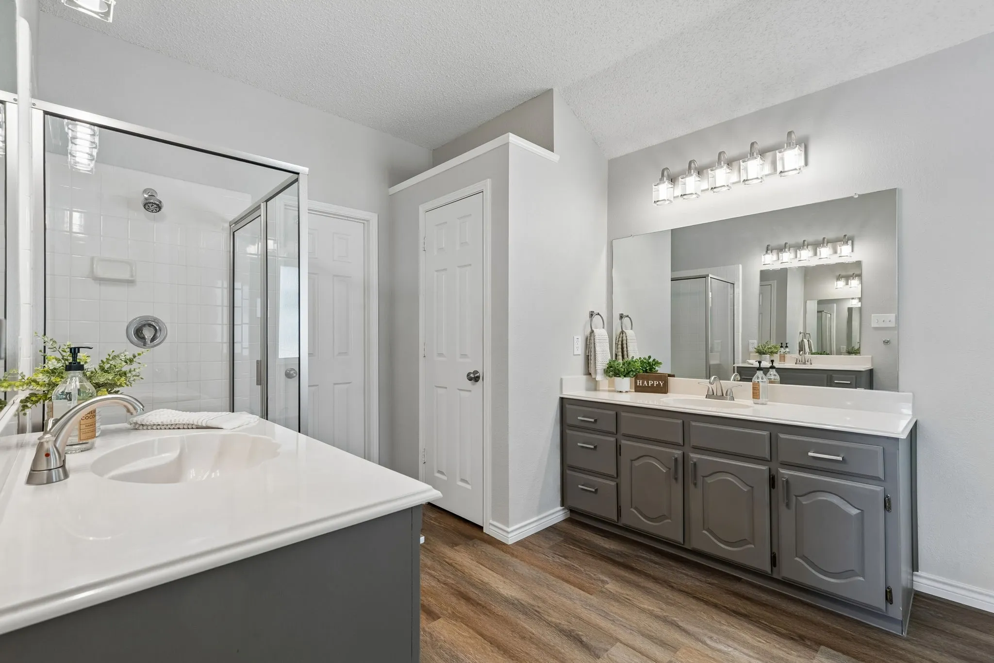 Single Family Residence For Sale in Rockwall County , 505 Big Oak Court, Rockwall, Texas 75087, 4 Bedroom, 3 Bathroom, 2 Garage spaces, 2,604 Sqft, built in 1999, mls#21353517, Real Estate Agent in Rockwall, Homes For Sale in Rockwall county, Homes For Sale in Rockwall, Realtor in Rockwall Texas, Real Estate Brokerage Independent Realty Texas, Luminita Cordes Realtor
